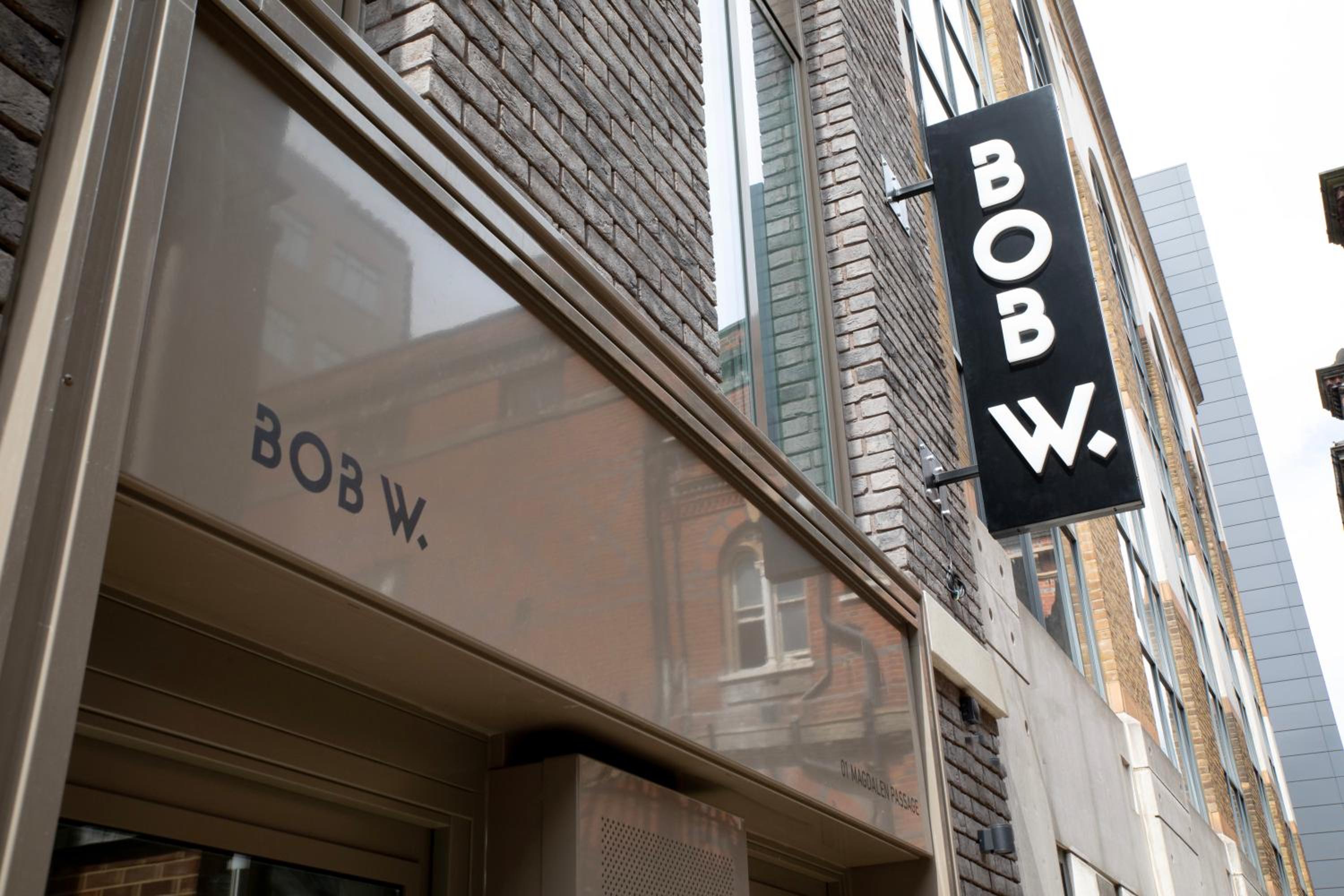 Bob W Tower Hill Studios, 写真 20
