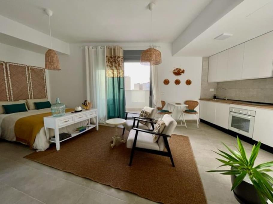 Estudio con Balcón