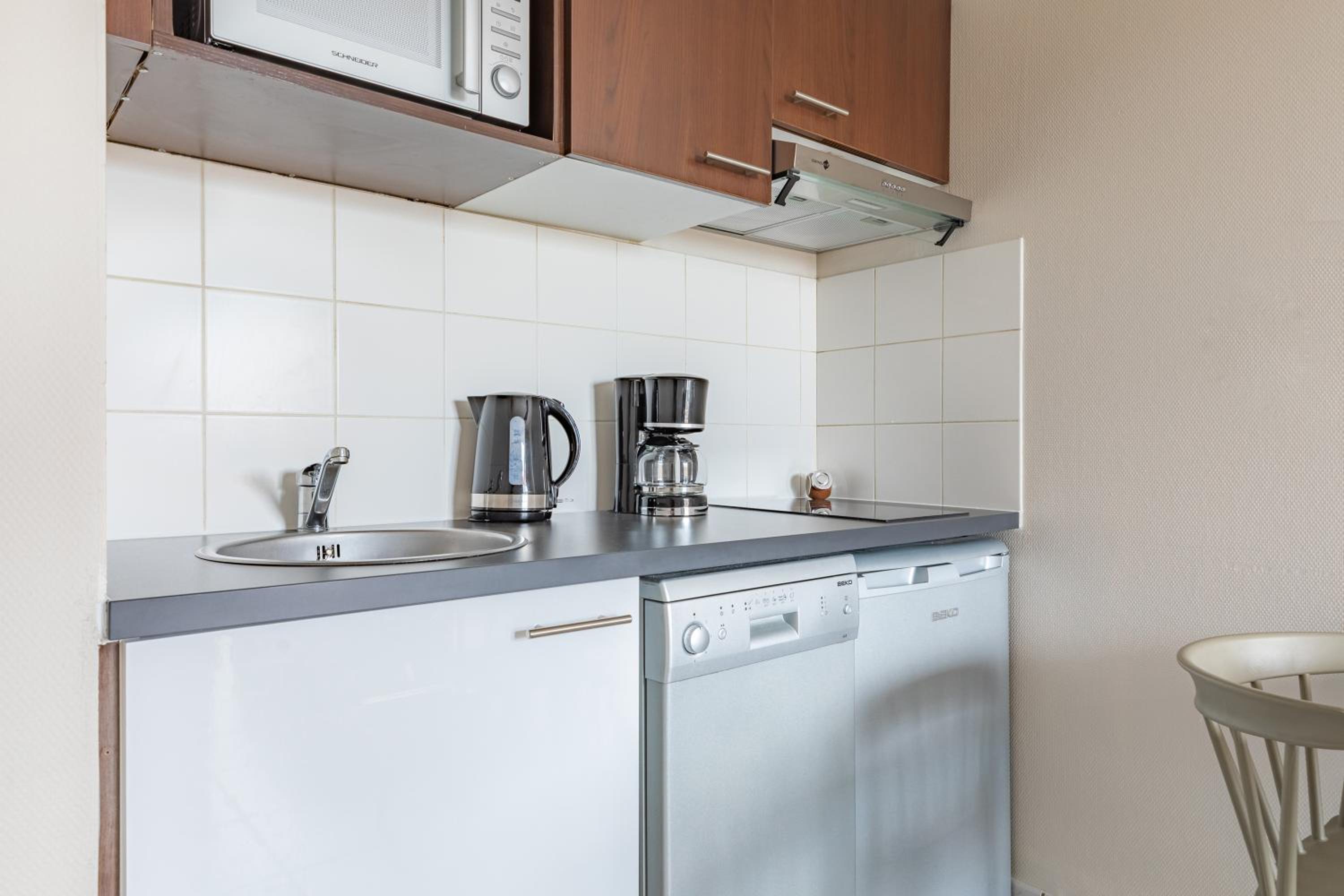 One-Bedroom Apartment - Photo 4