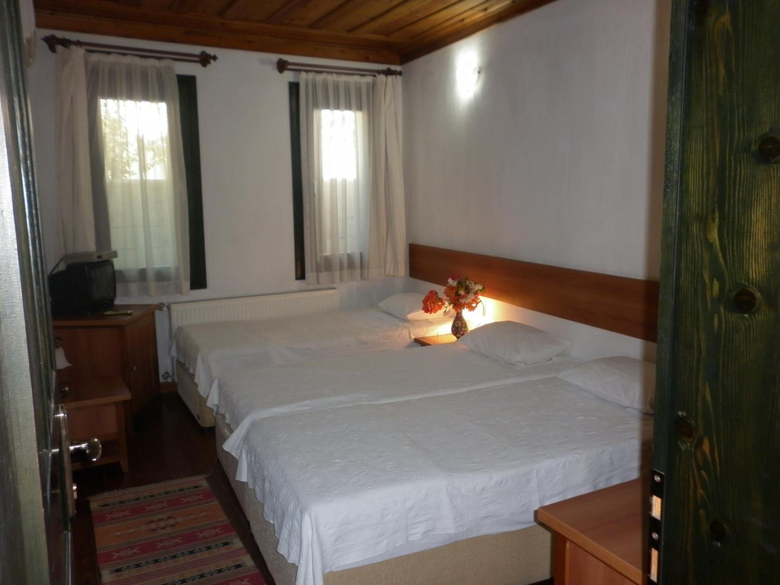 Standard Triple Room - Photo 7