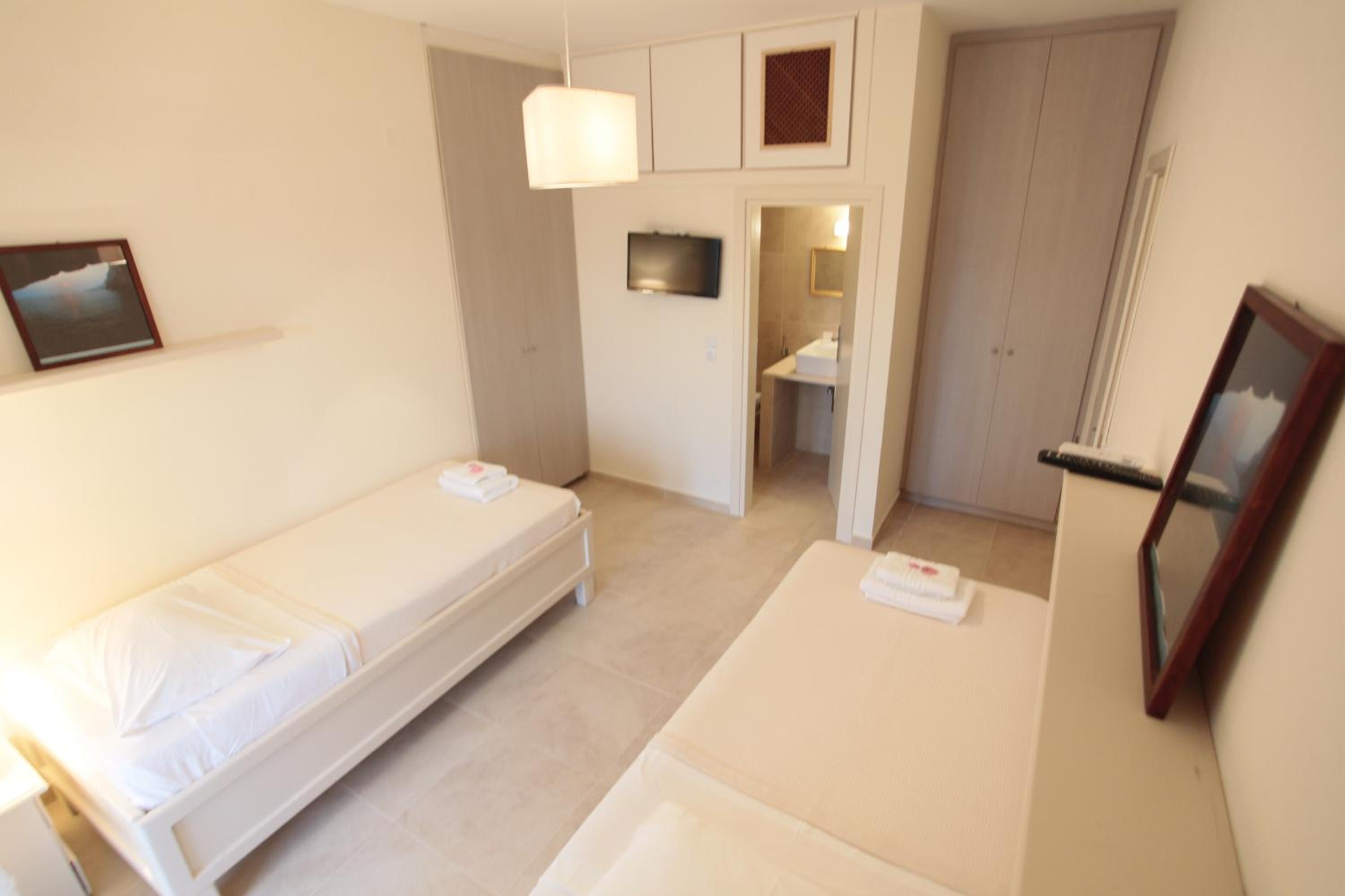 Deluxe Apartment photo 2