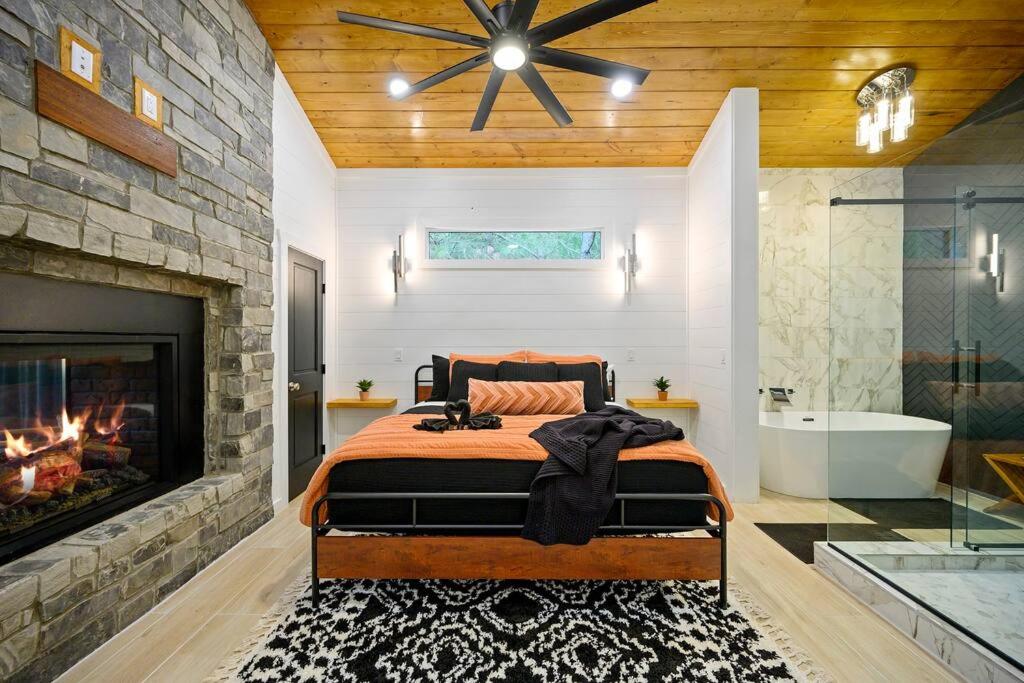 One-Bedroom House photo 1