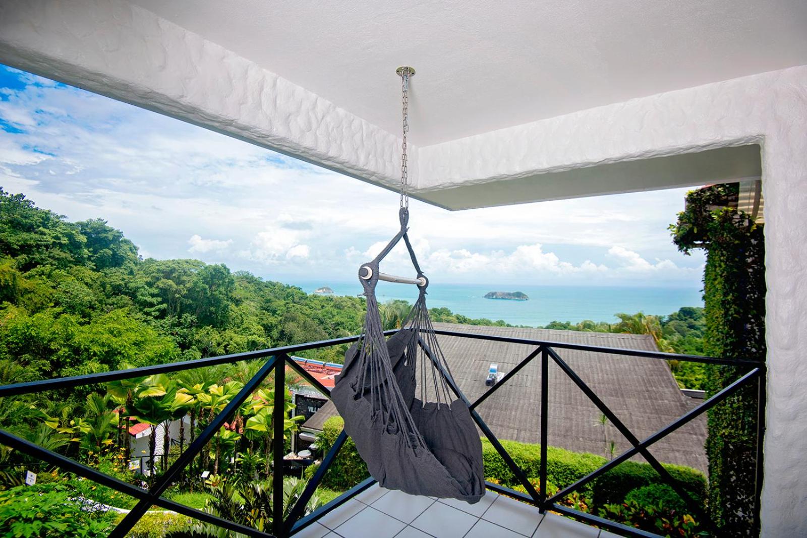 Deluxe Room with Ocean View Private Balcony  - Photo 4