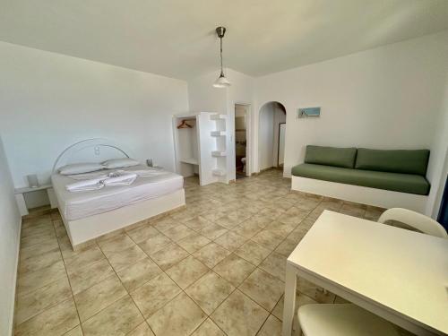 Superior Triple Room with Sea View photo 3