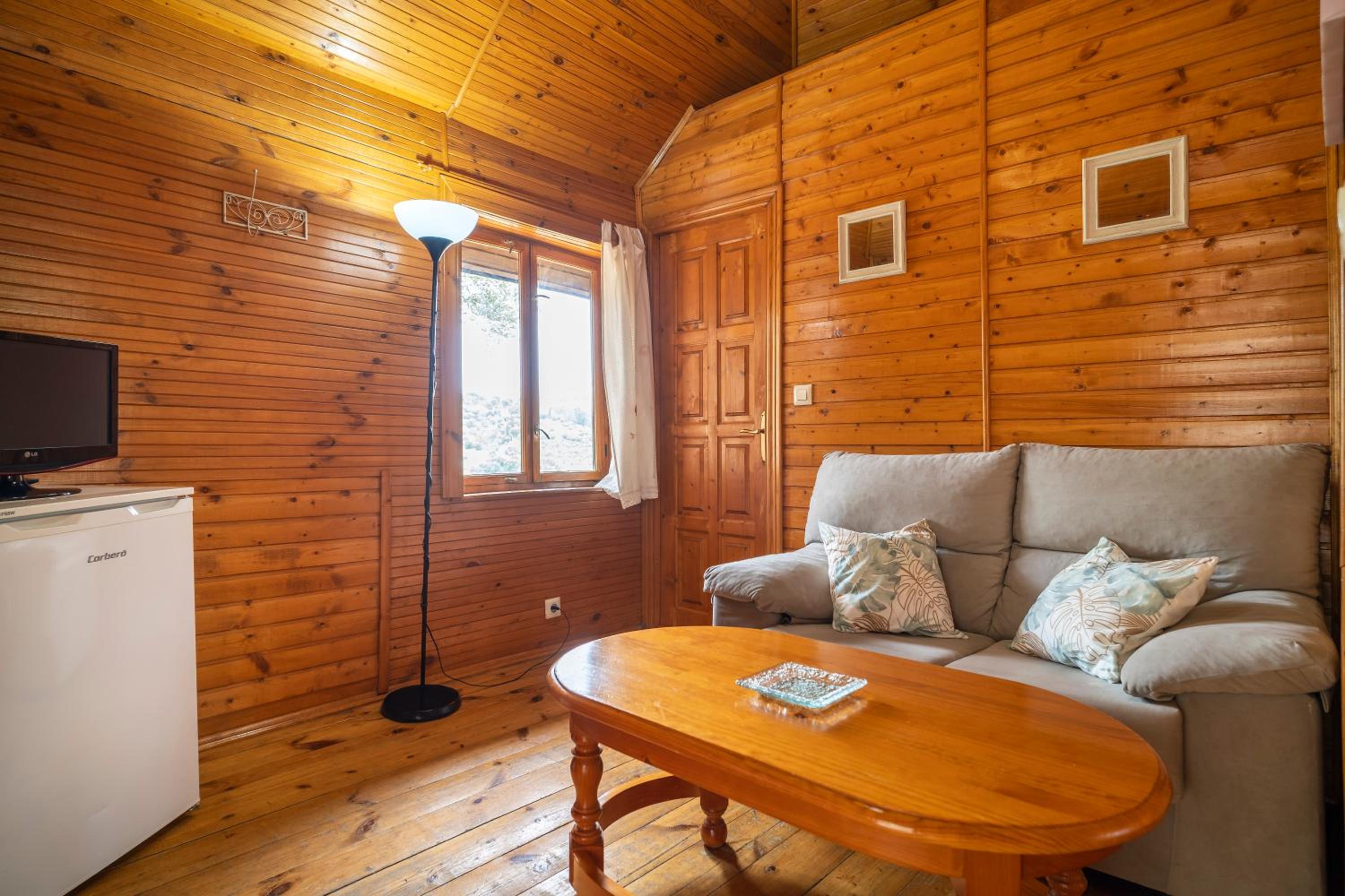 Log Cabin  (2 people) photo 2