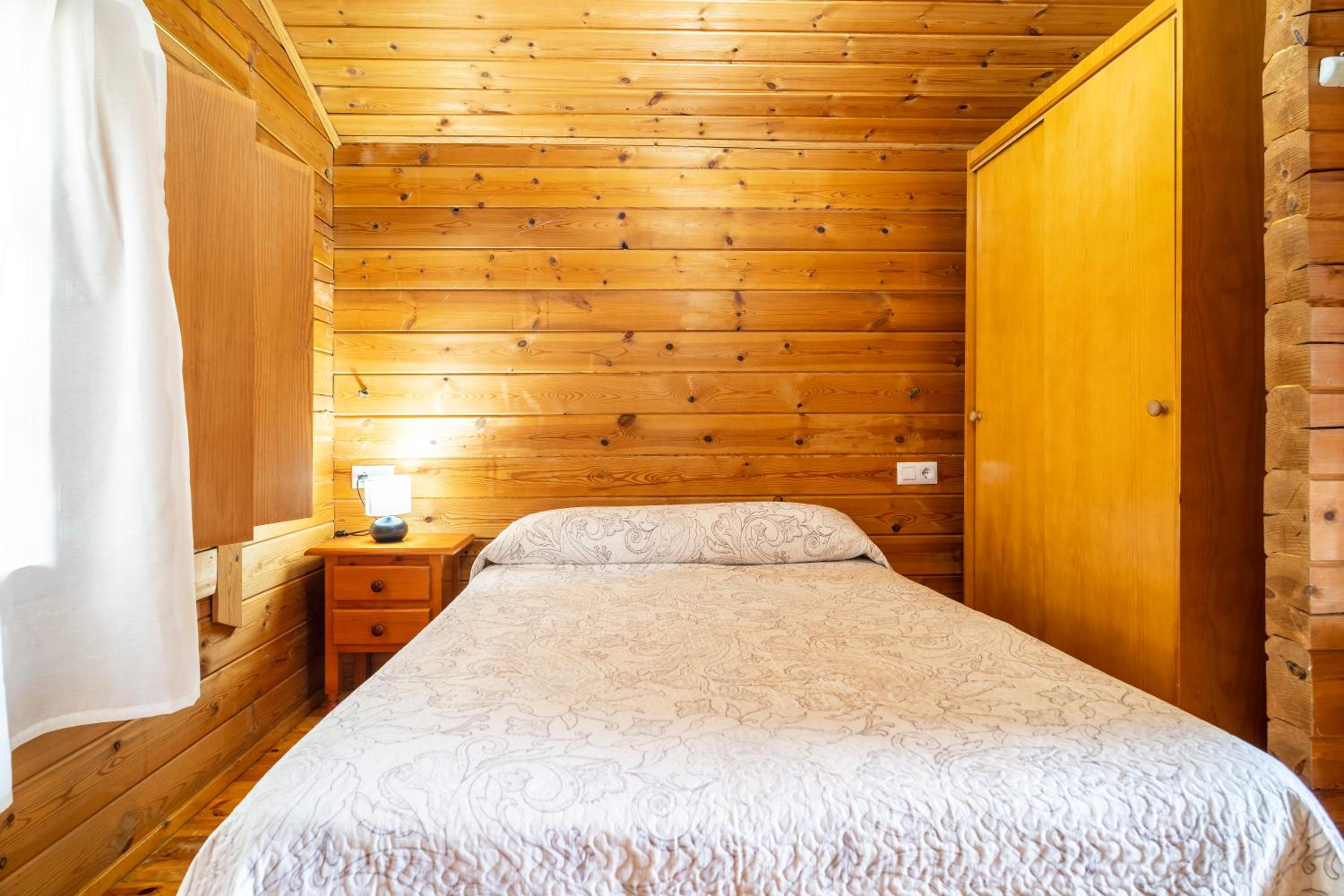 Log Cabin  (4 people) photo 3
