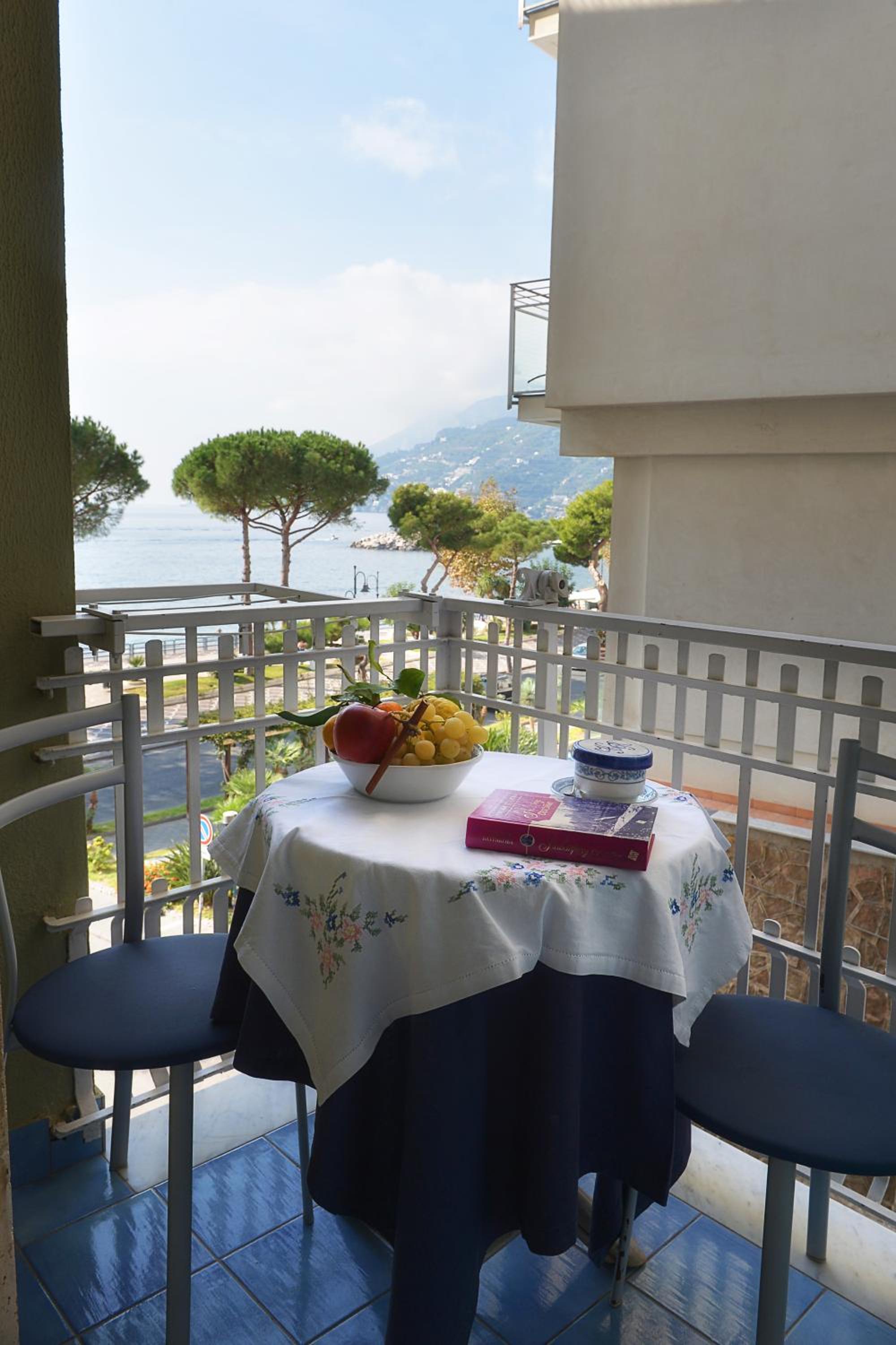 Double Room with Side Sea View photo 3