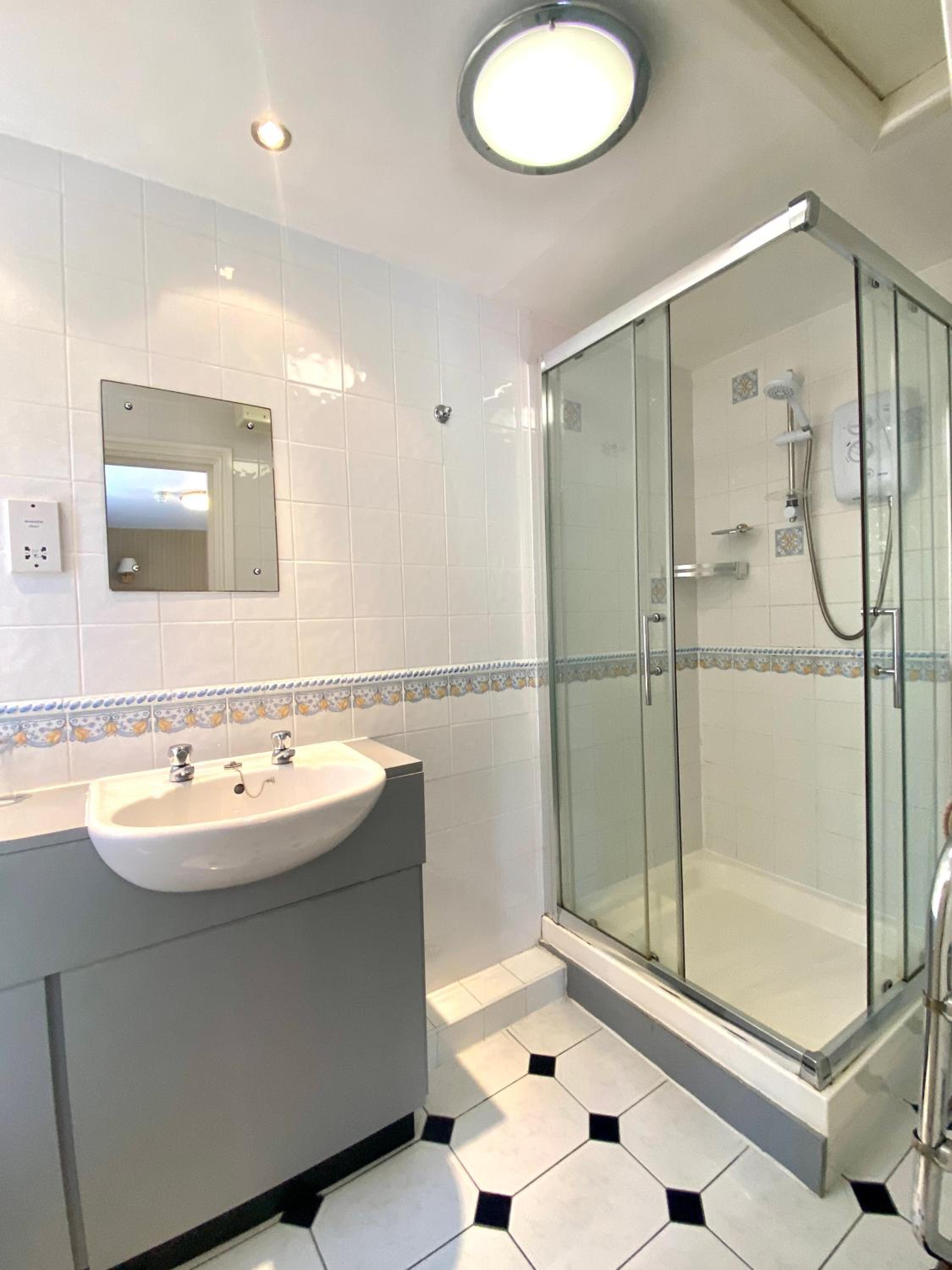 Double or Twin Room with Garden View - Photo 2