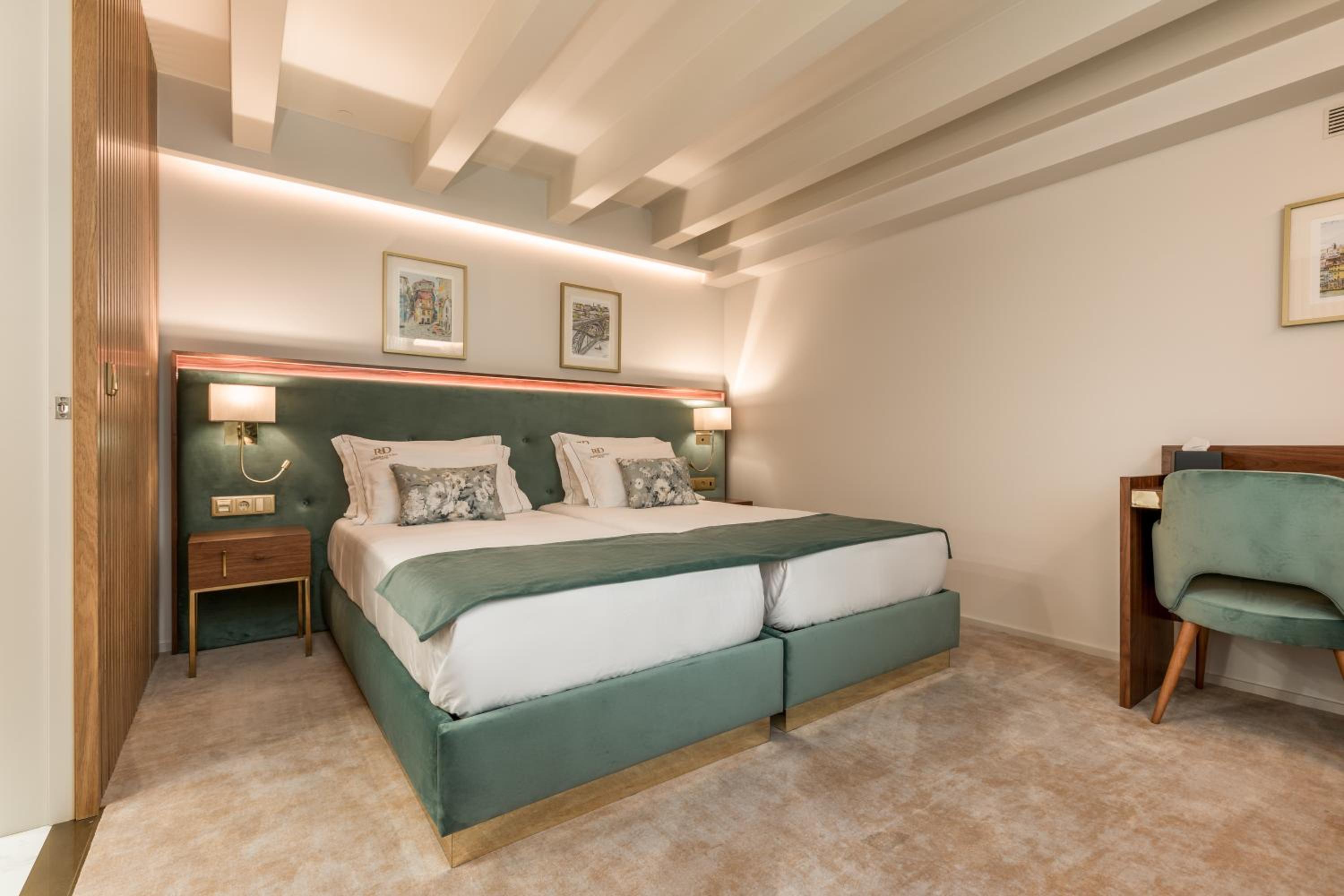 Large Double or Twin Room