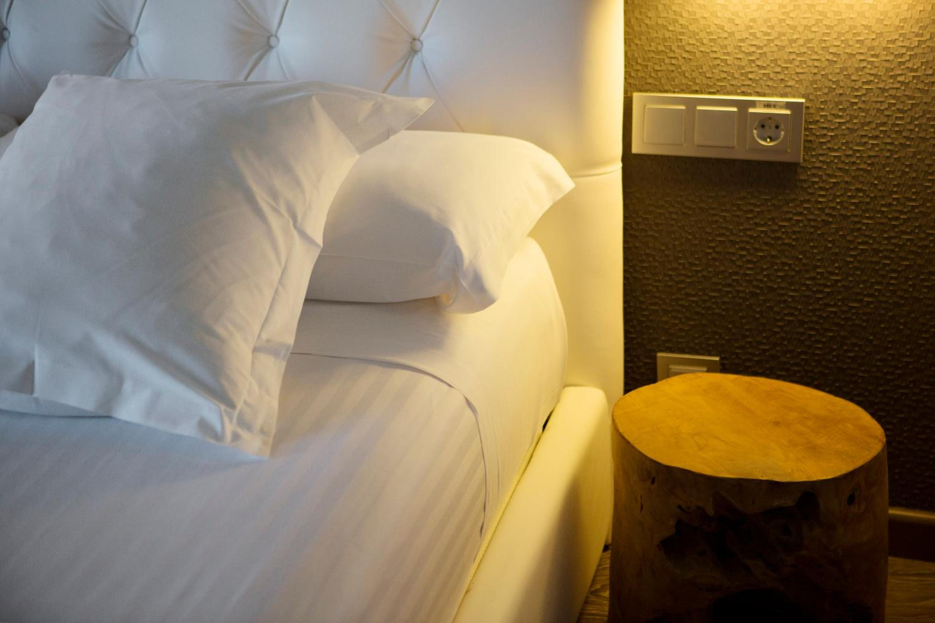 Triple Room thumbnail 6