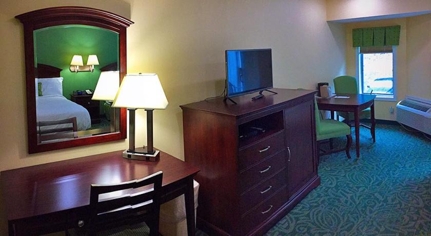 Queen Room - Photo 2