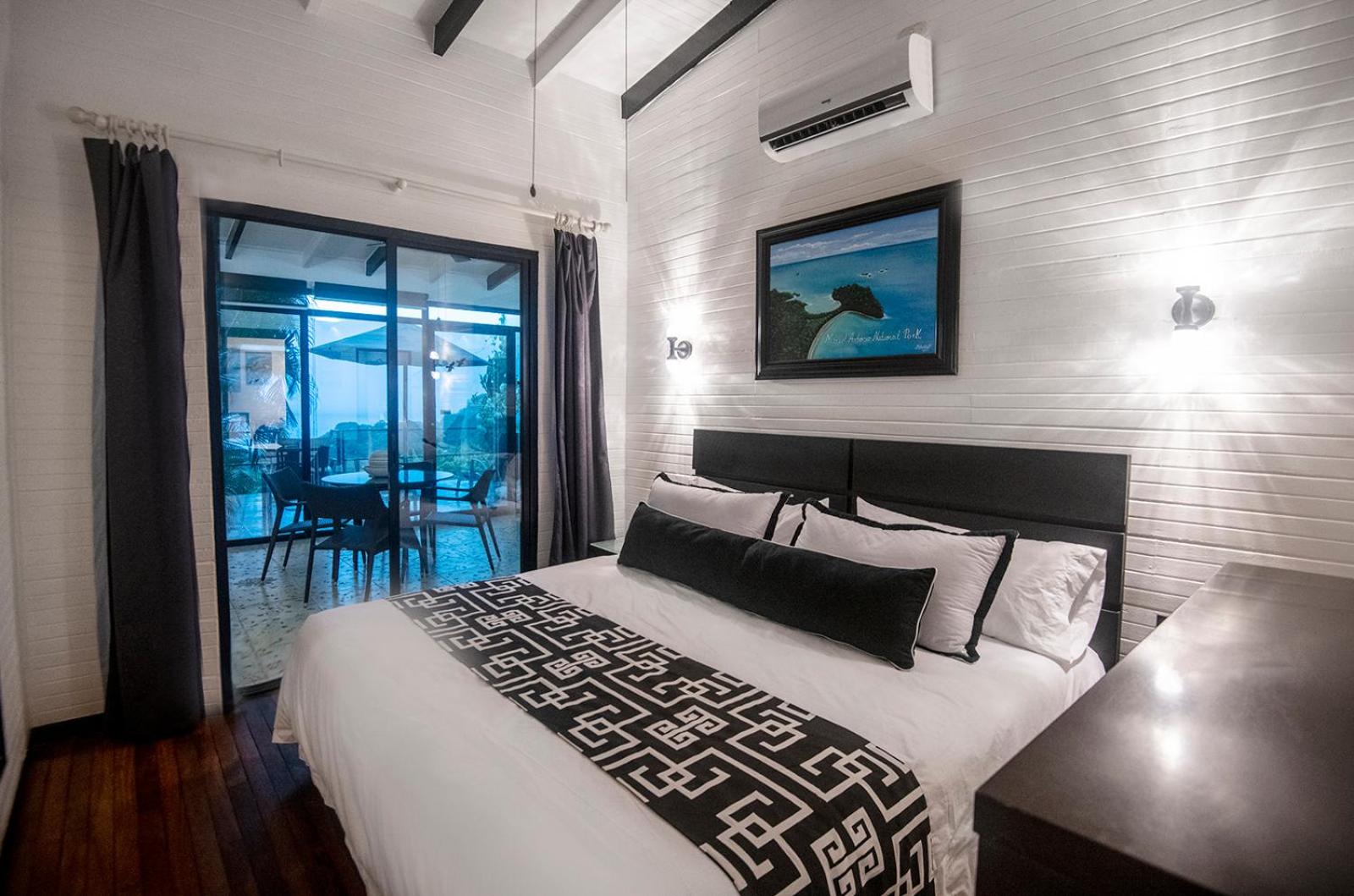 Villa with Sea View - Photo 1