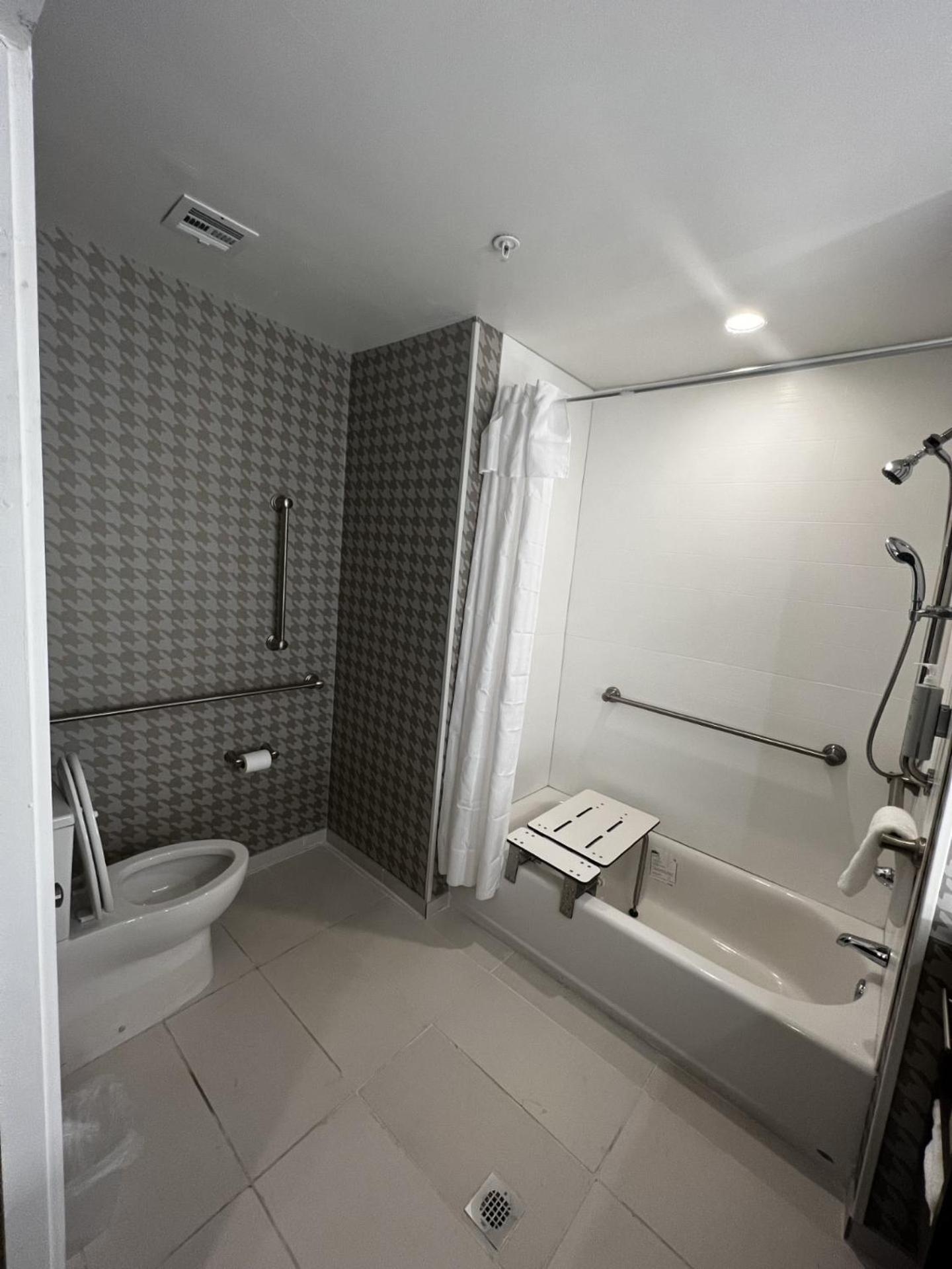 Queen Studio with Two Queen Beds - Mobility and Hearing Access/Non-Smoking - Photo 3