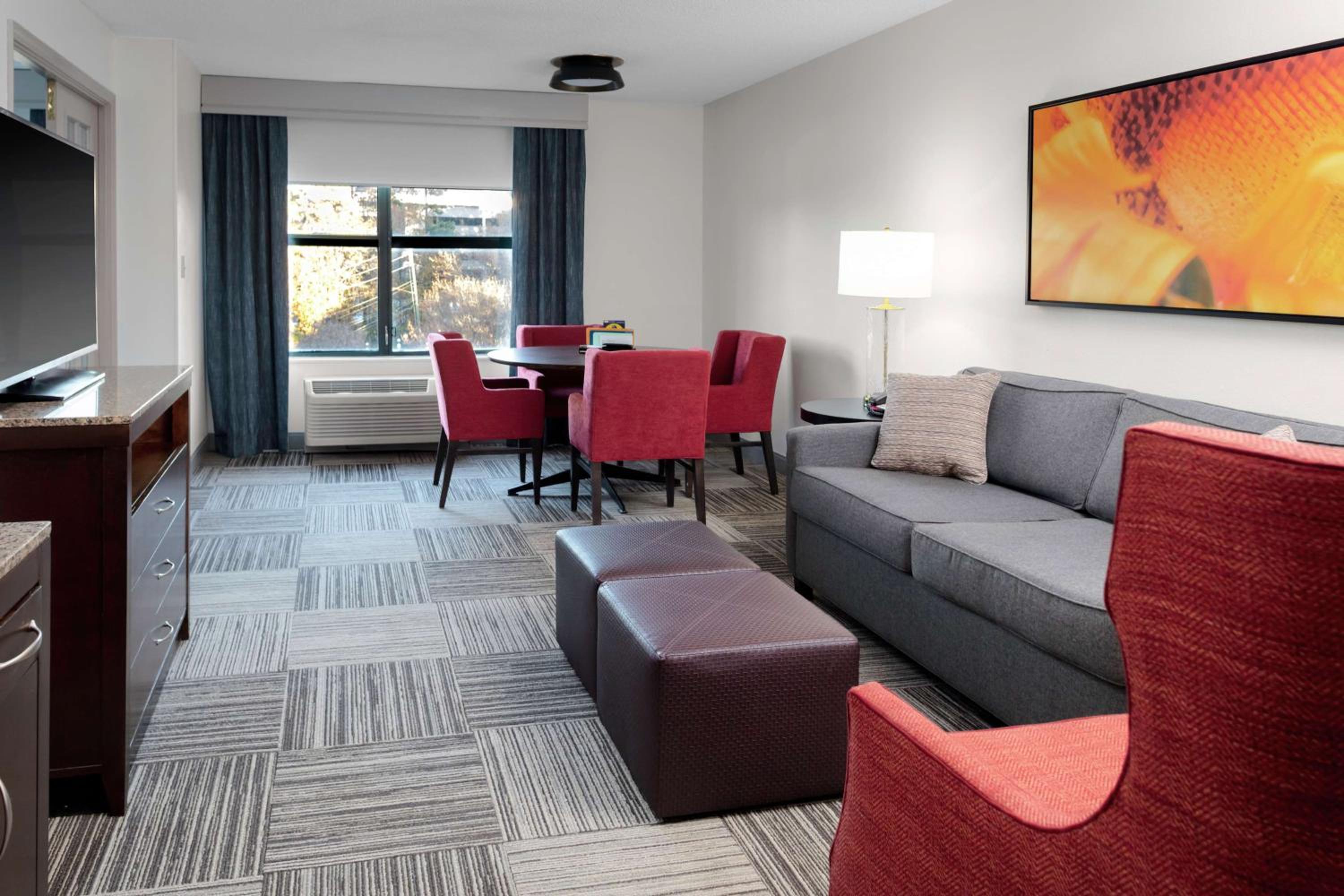 Junior Queen Suite with Sofa Bed - Photo 1