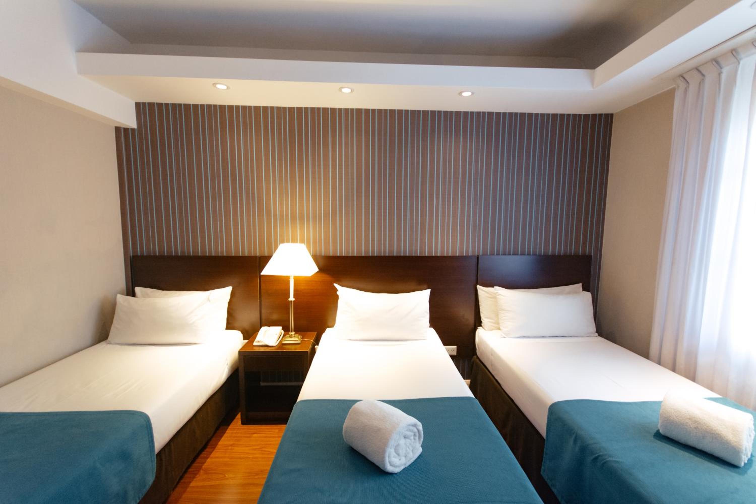 Superior Triple Room photo 3