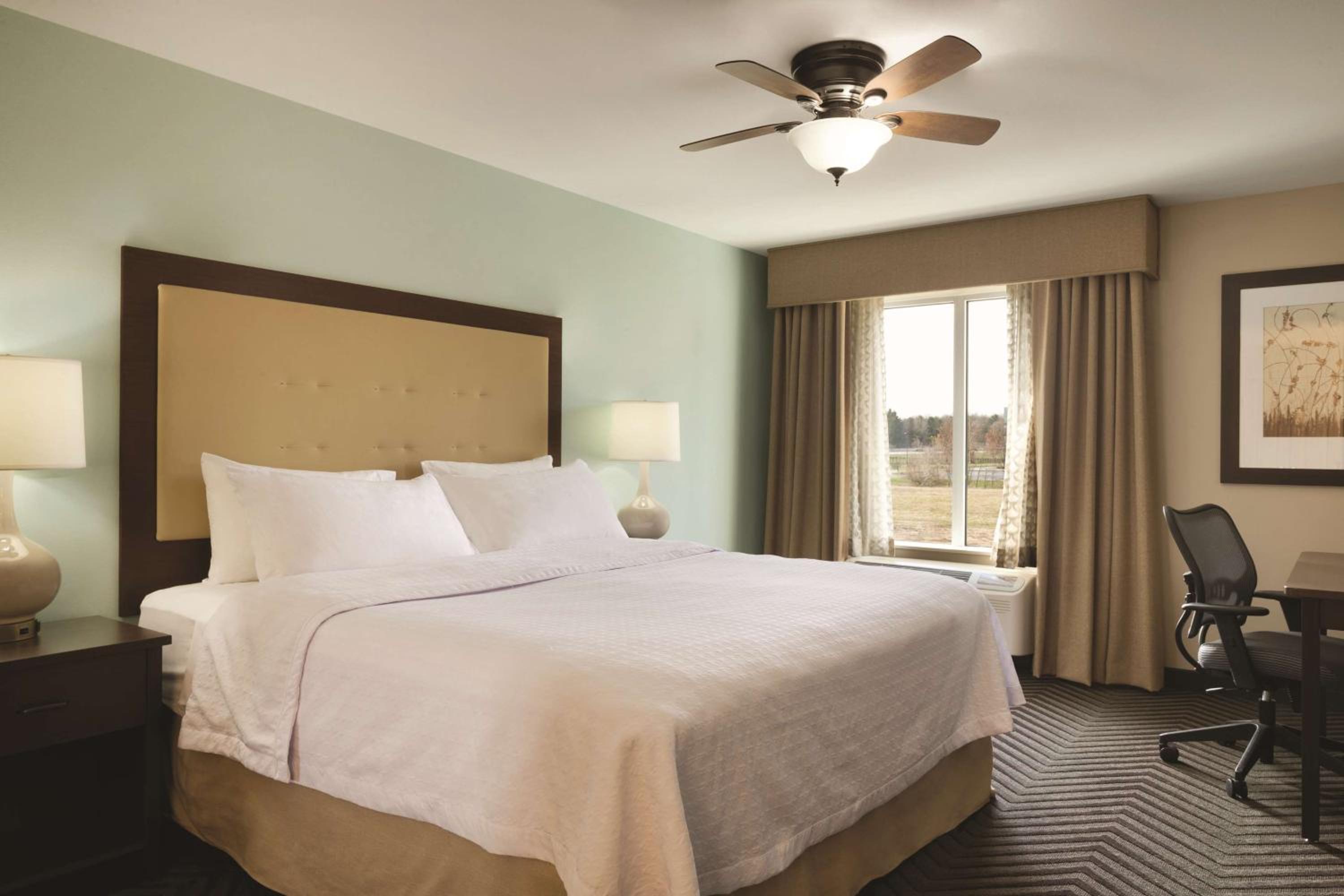 King Suite - Hearing Access/Non-Smoking