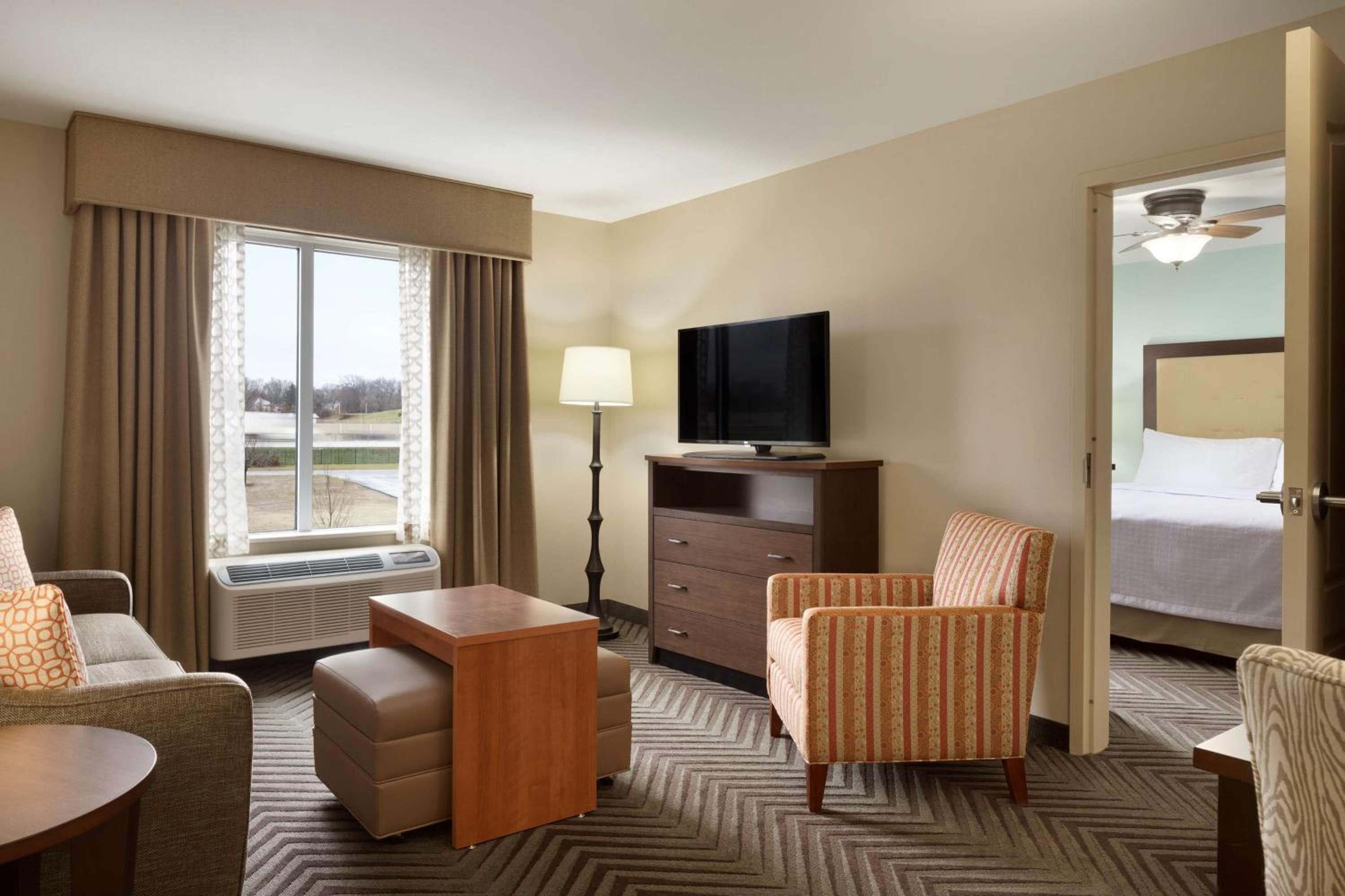 One-Bedroom King Suite - Non-Smoking