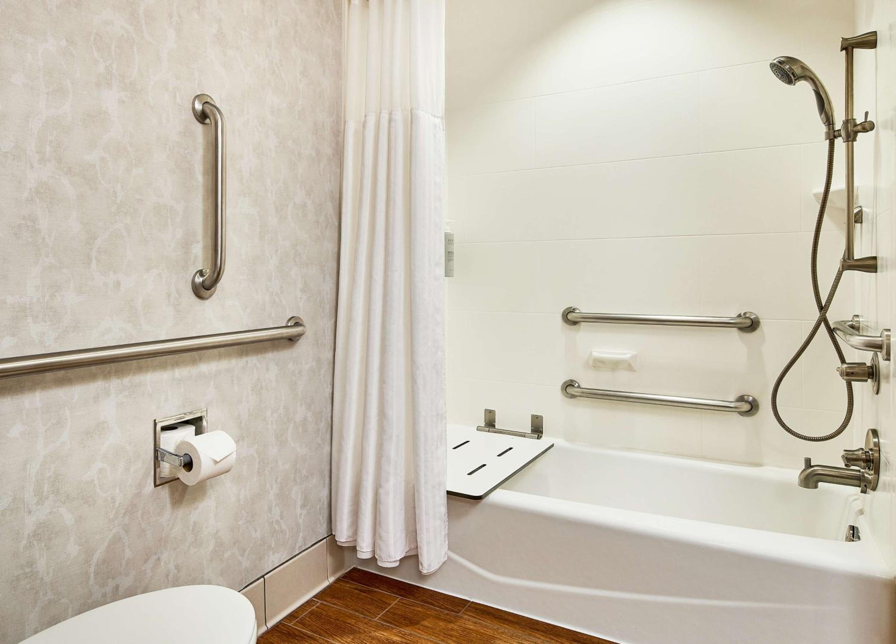 Queen Room with Two Queen Beds - Mobility Access