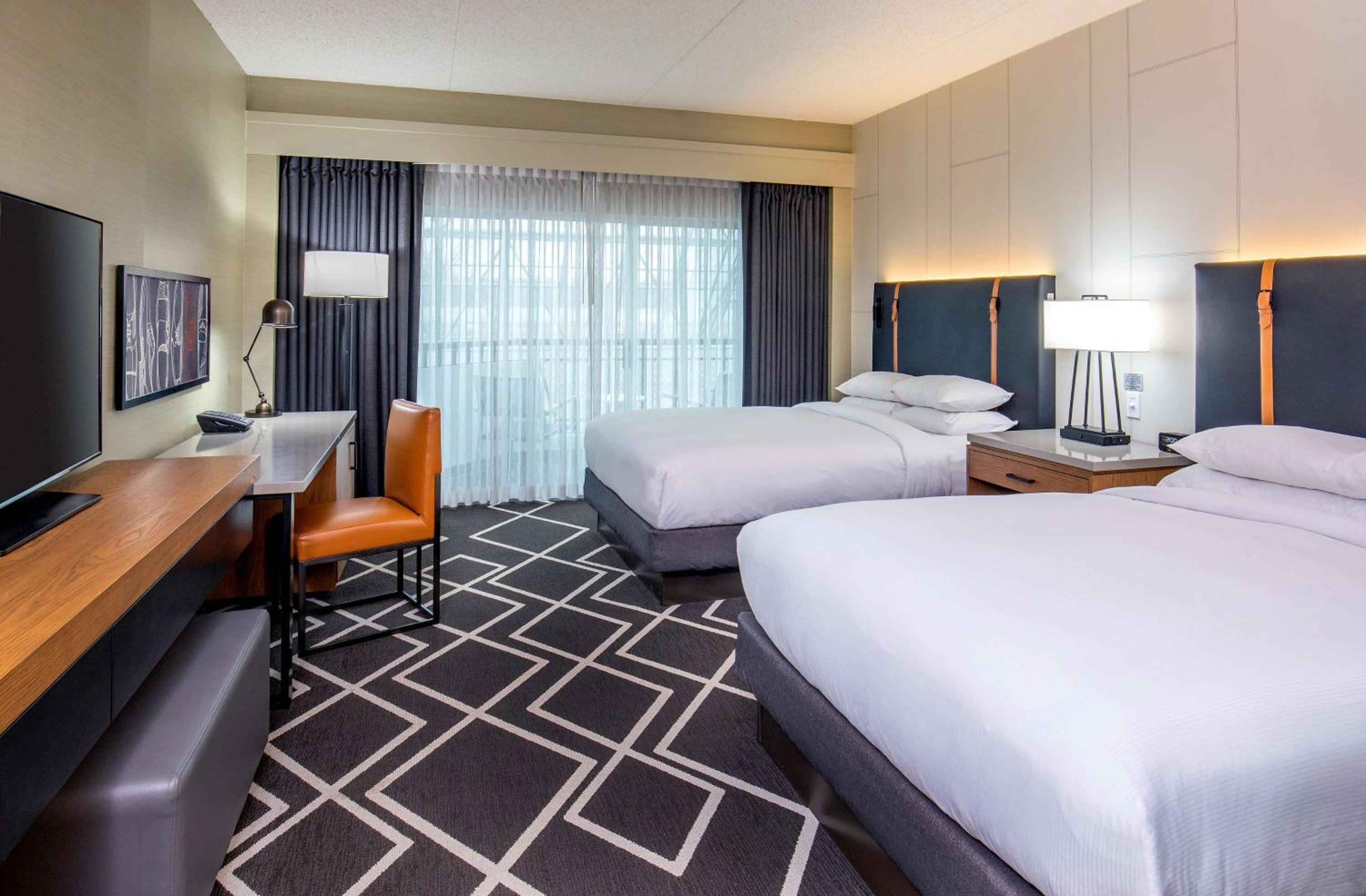 Queen Room with Two Queen Beds, Balcony and View - Photo 4