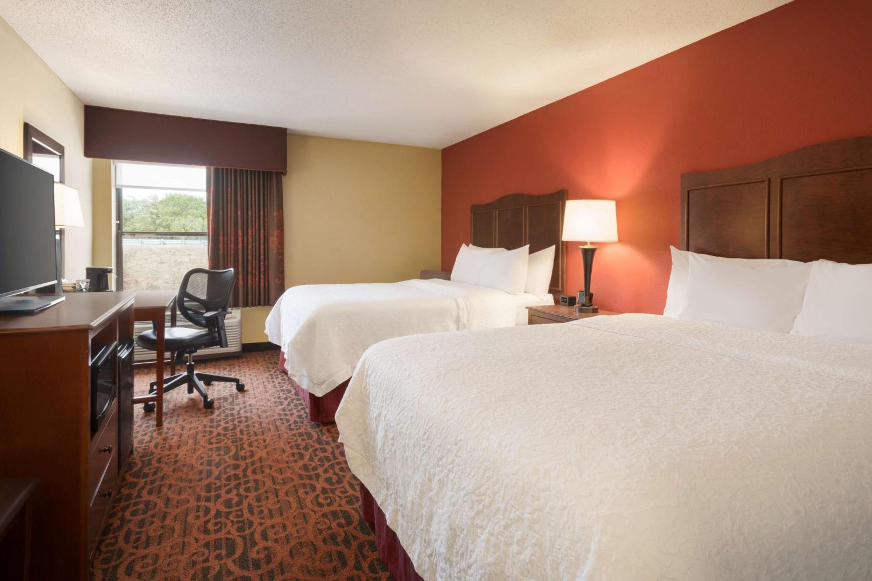 Room with Two Queen Beds - Non-Smoking - Photo 1