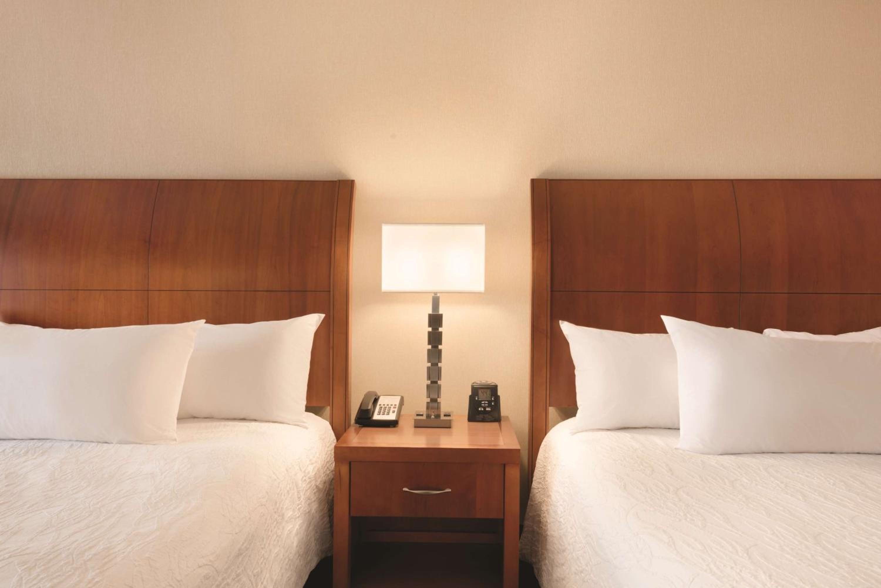 Queen Room with Two Queen Beds - Photo 2