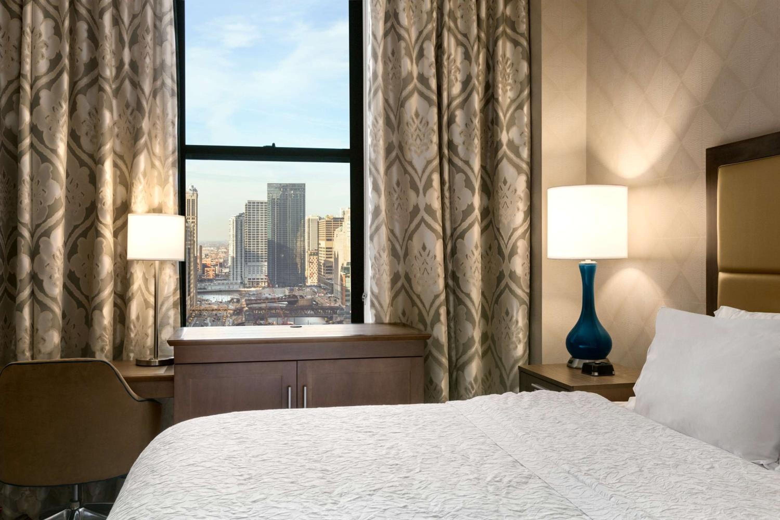 King River View Room with Refrigerator