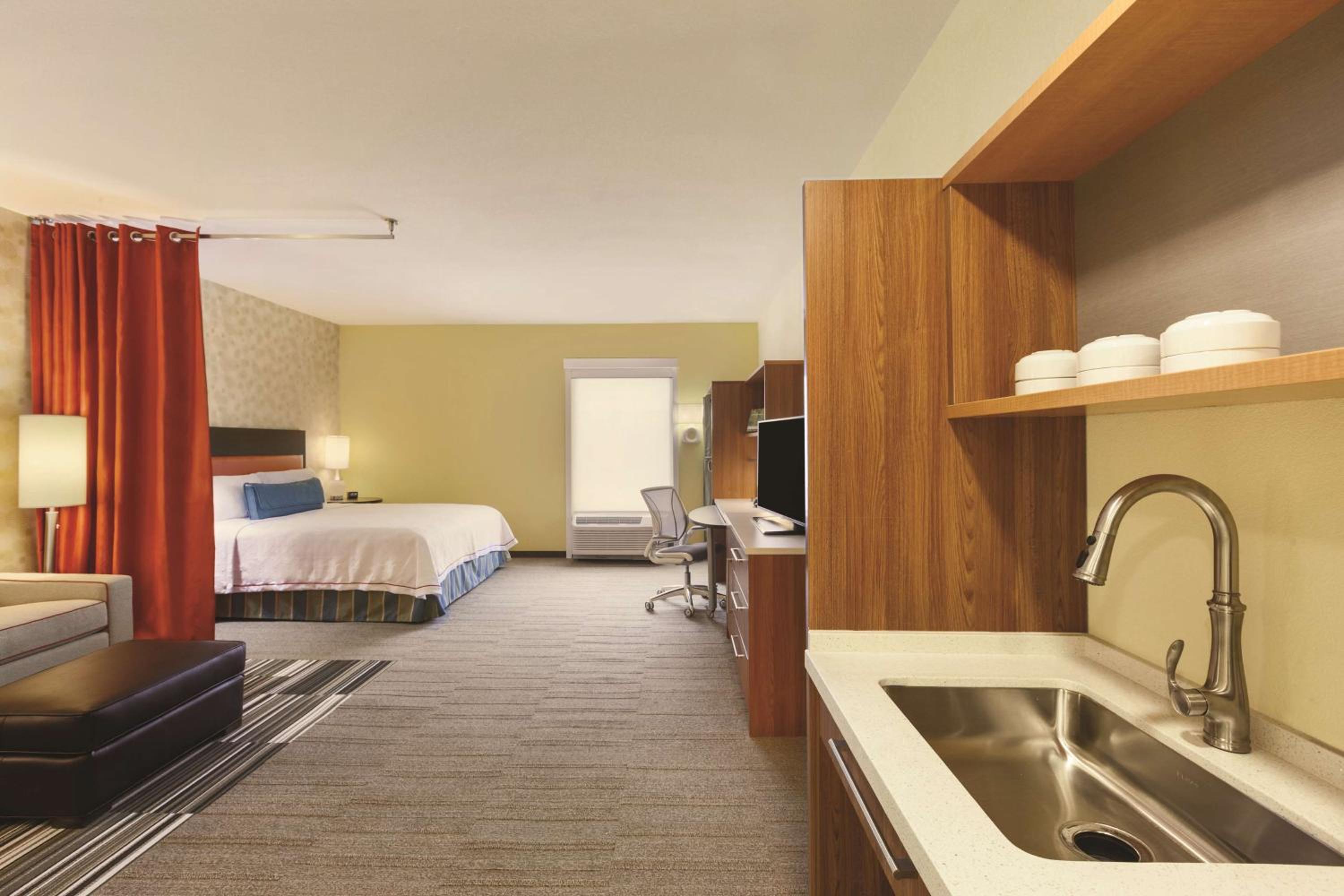King Studio Suite - Hearing Access/Non-Smoking photo 1