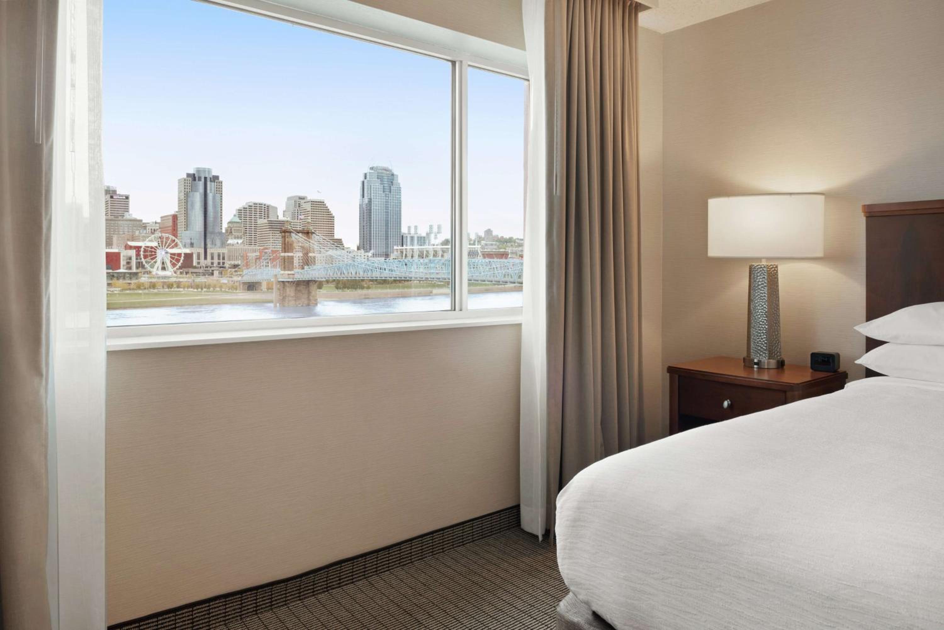King Suite with River View - Non-Smoking - Photo 3