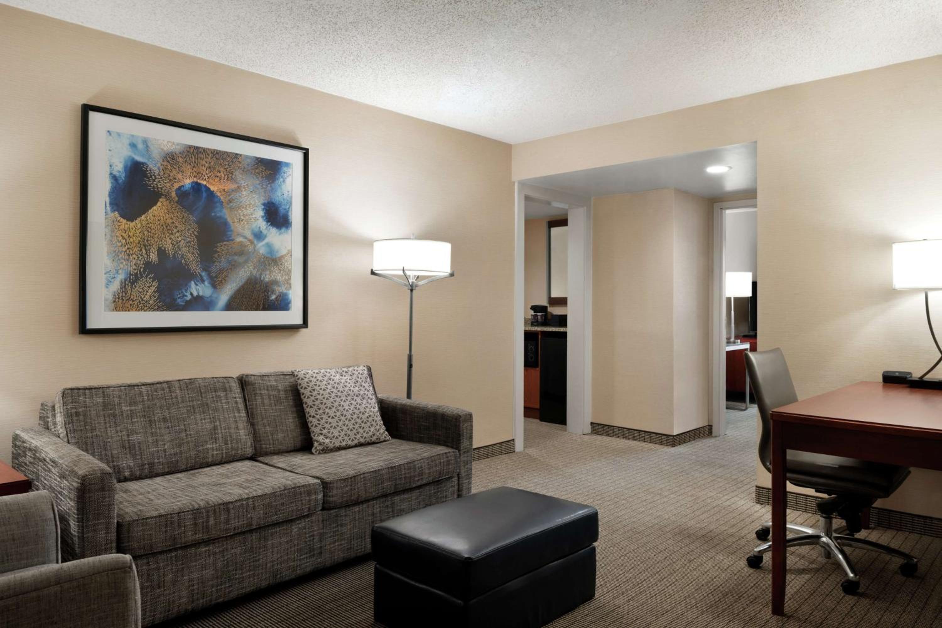 Two-Bedroom Suite - Photo 3