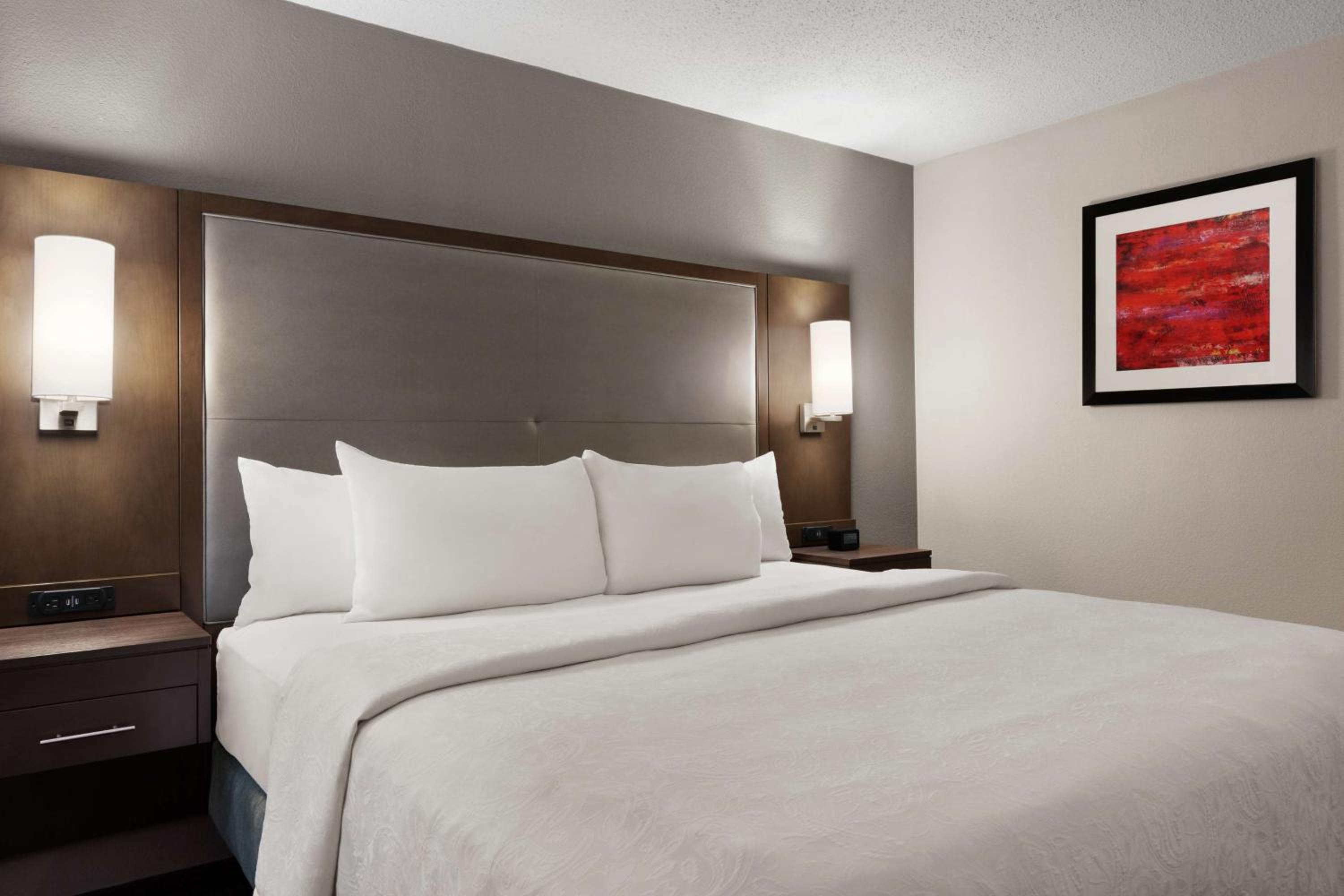Two-Bedroom Suite with One King And Two Double Beds - Non-Smoking