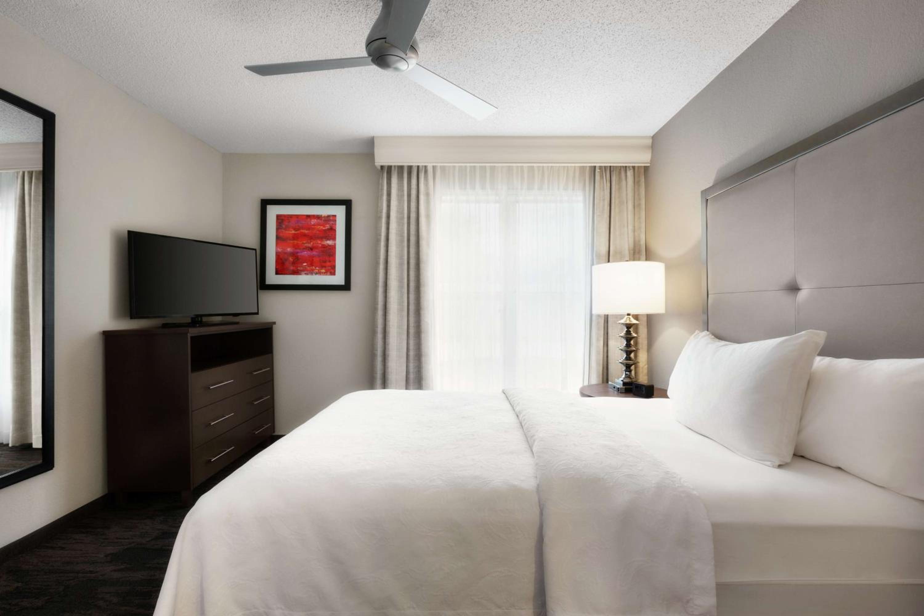 Double Suite - Disability Access Tub/Non-Smoking