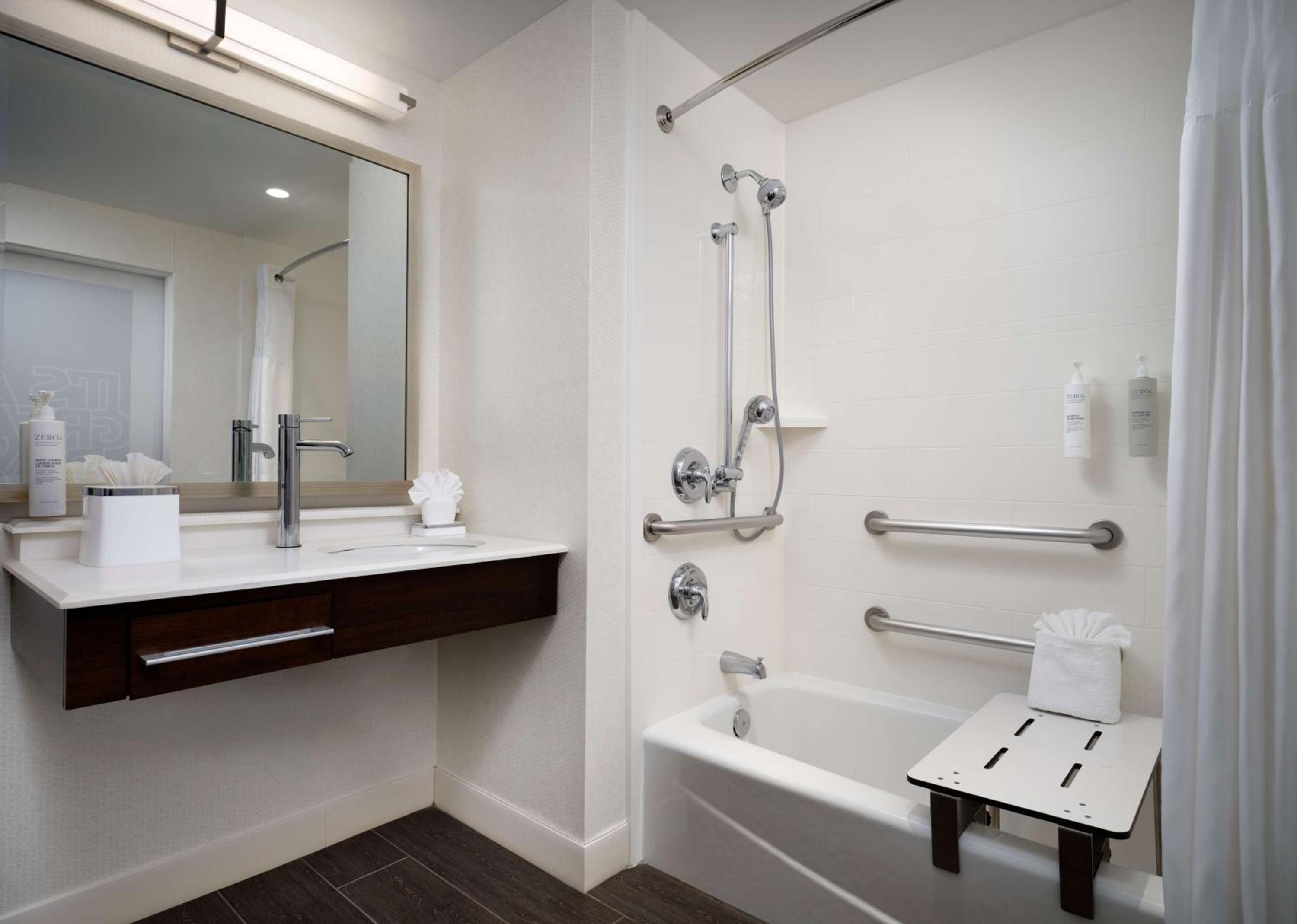 Queen Room with Two Queen Beds - Mobility/Hearing Accessible photo 3