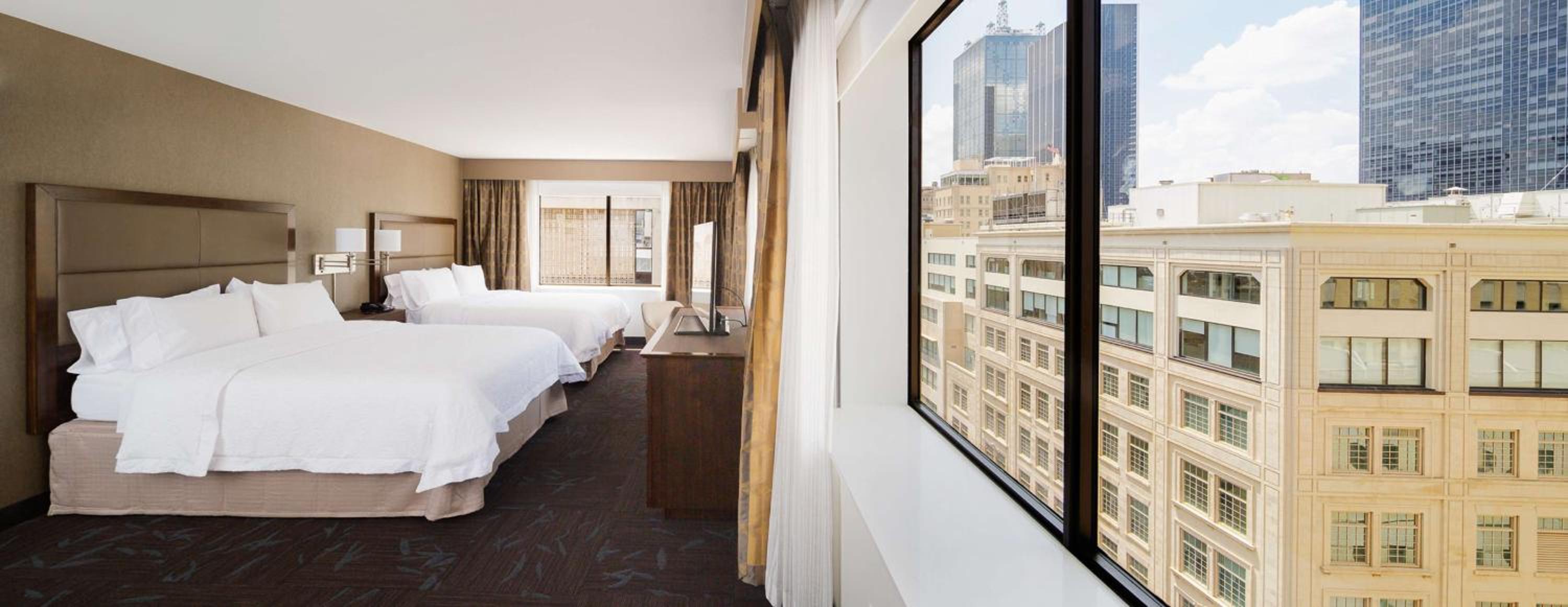 Premium Queen Studio with Two Queen Beds - Non-Smoking photo 3