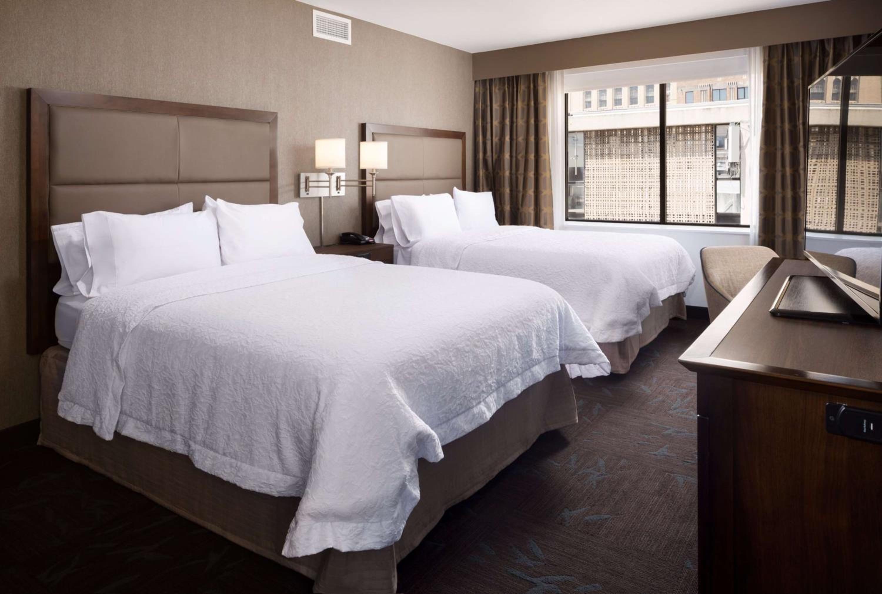 Premium Queen Studio with Two Queen Beds - Non-Smoking photo 3