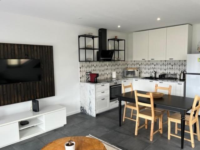 One-Bedroom House photo 2