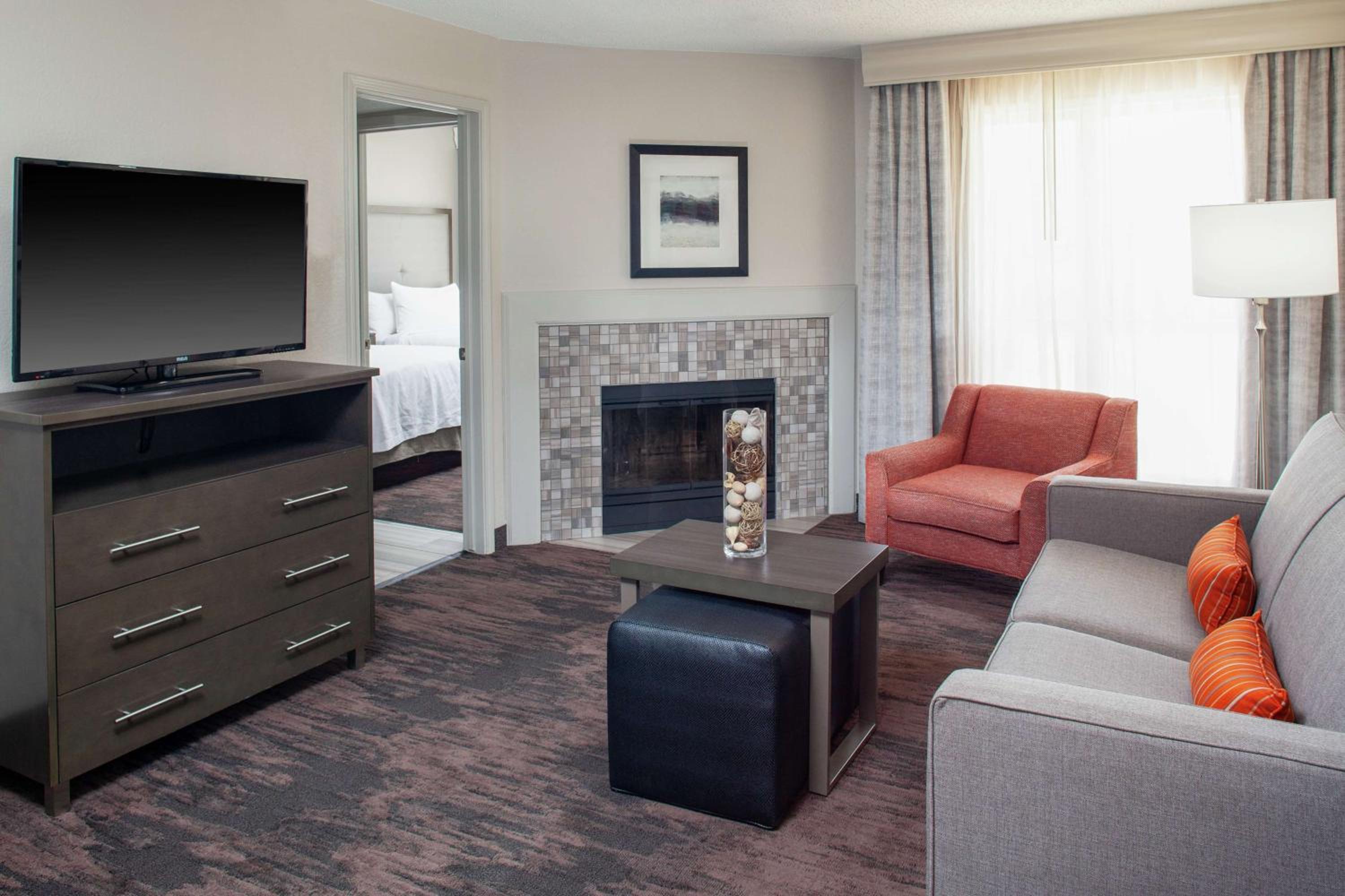 One-Bedroom Suite with Two Double Beds - Non-Smoking photo 2