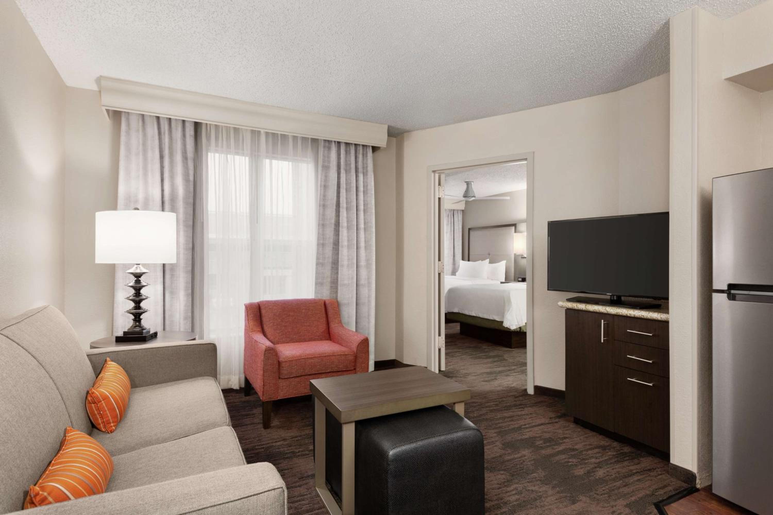 Suite with Two Double Beds and Bath Tub - Mobility and Hearing Access/Non-Smoking photo 3