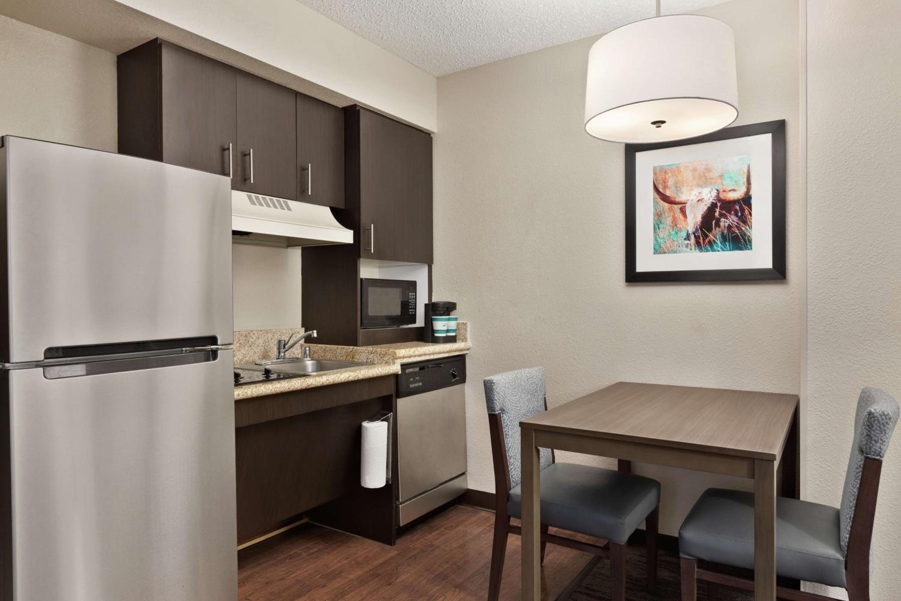 Suite with Two Double Beds and Bath Tub - Mobility and Hearing Access/Non-Smoking photo 2