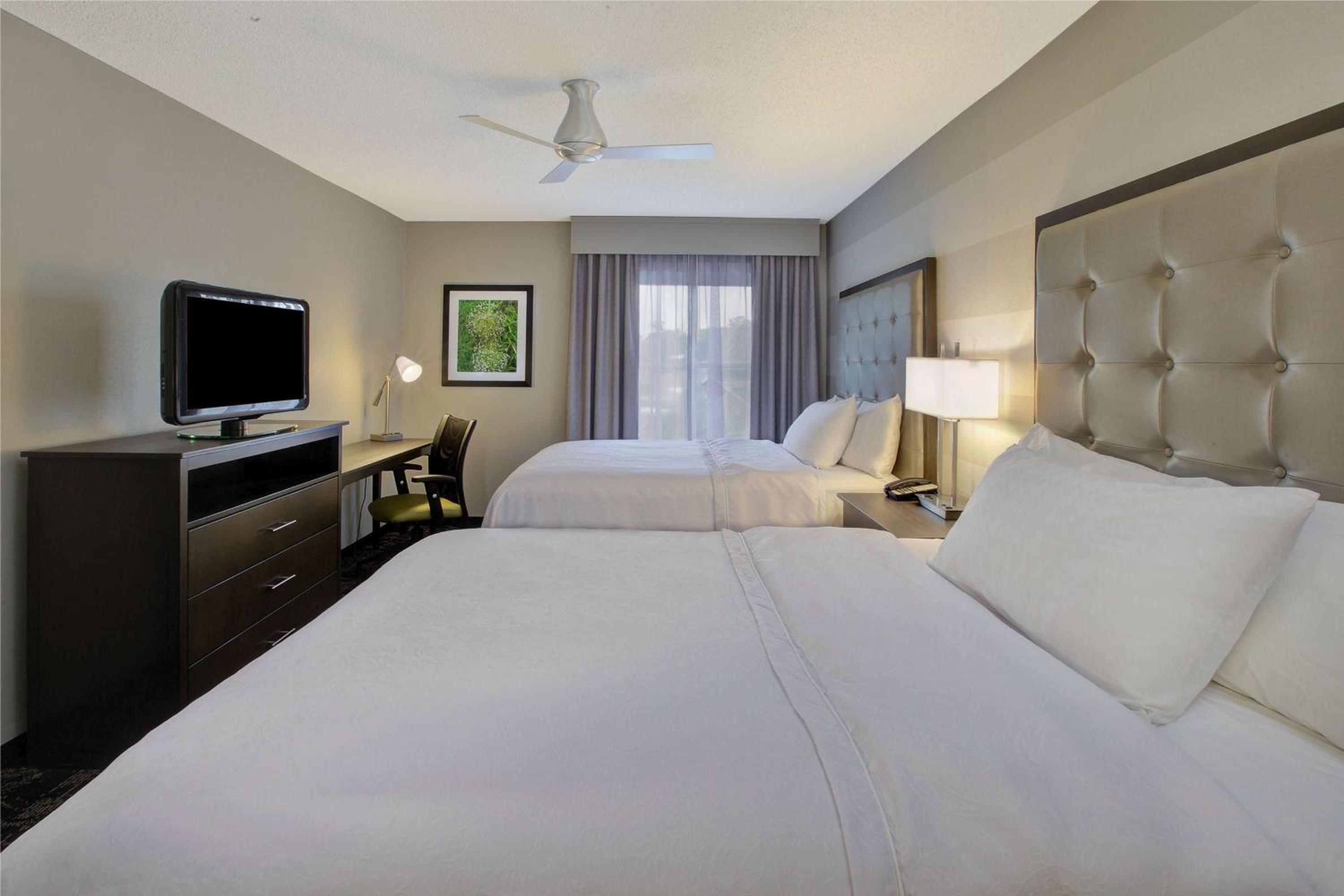 One-Bedroom Suite with Two Double Beds - Non-Smoking - Photo 1