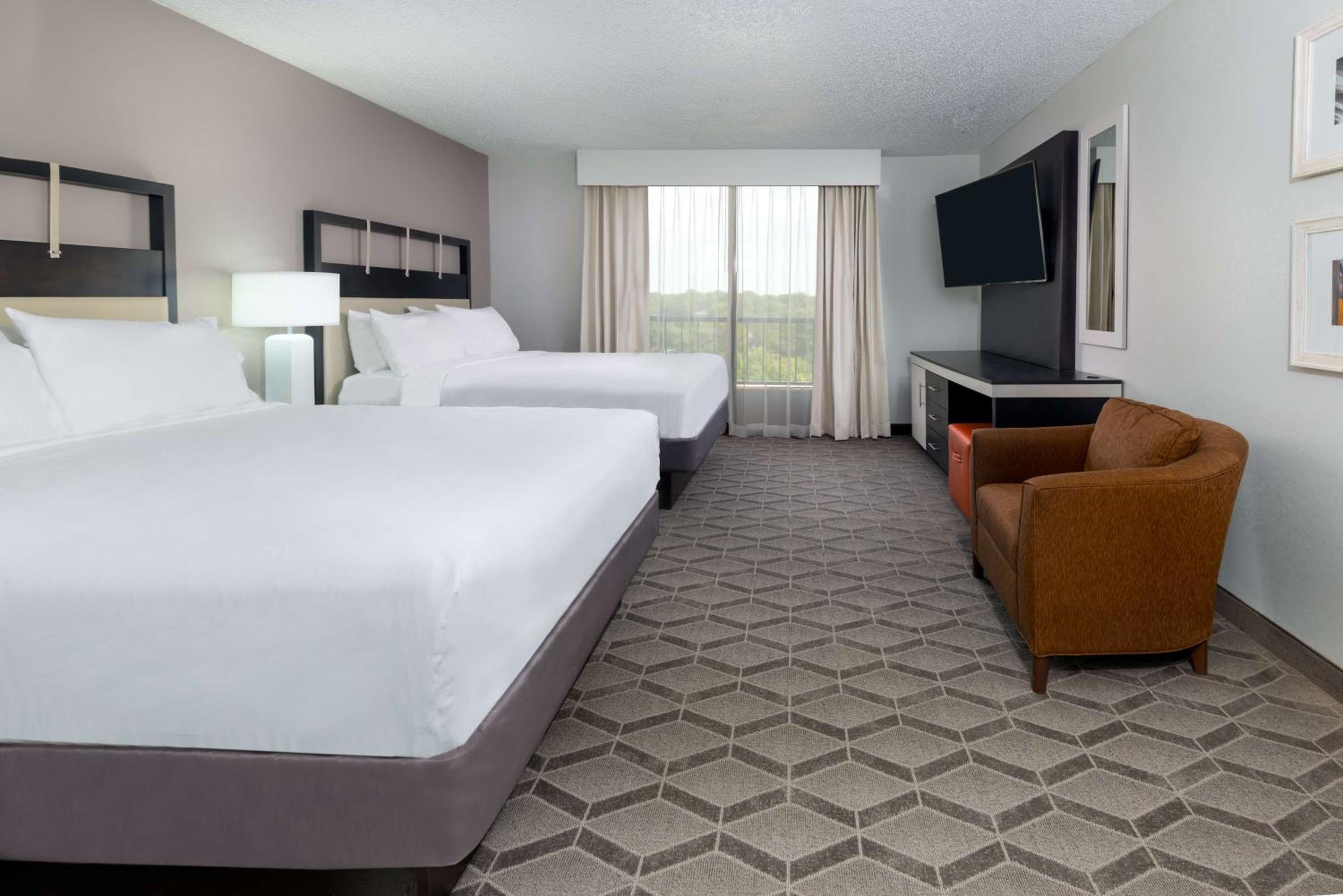 Executive Suite with Two Double Beds - Non-Smoking - Photo 1