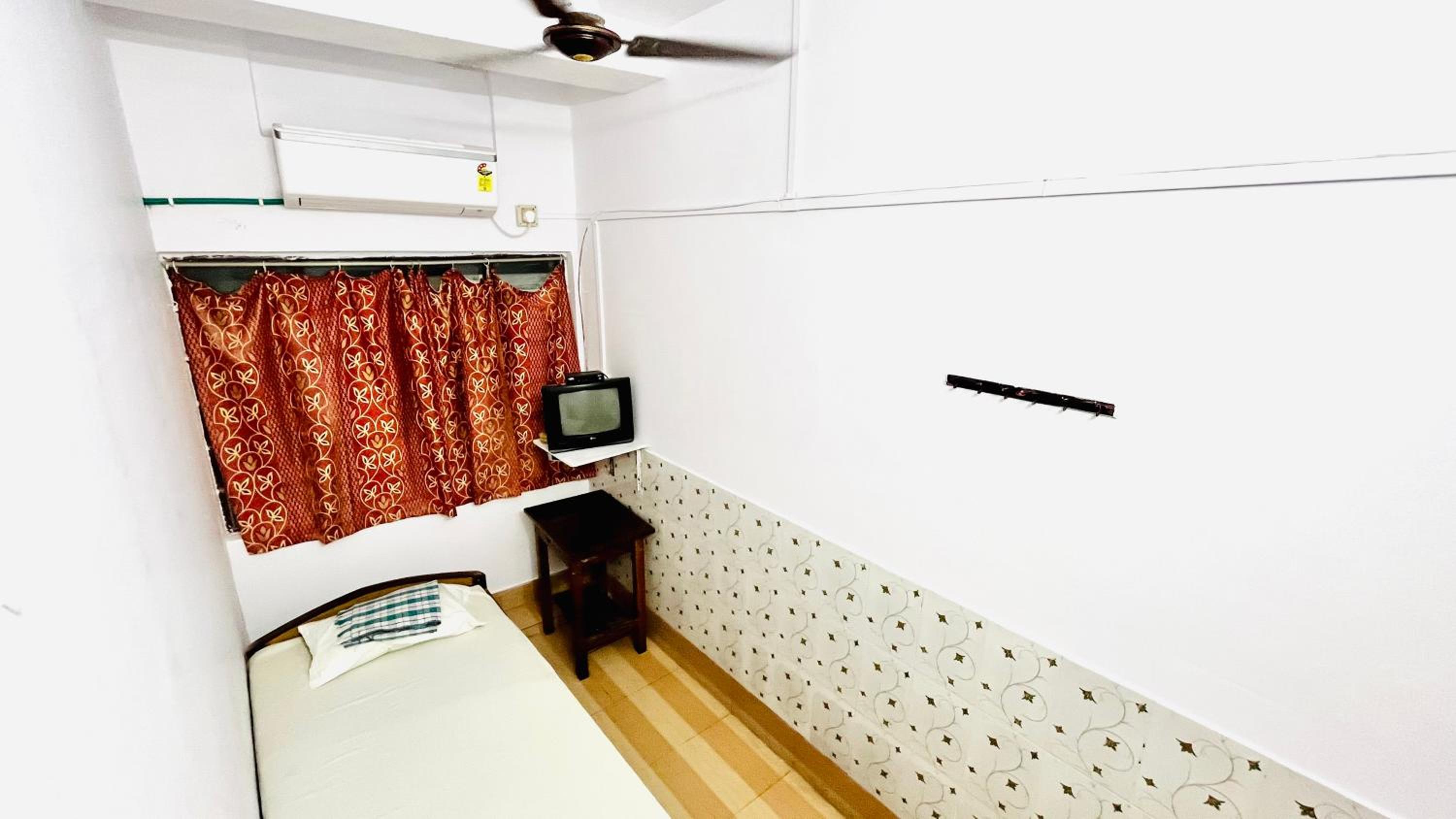 Budget Single Room photo 2