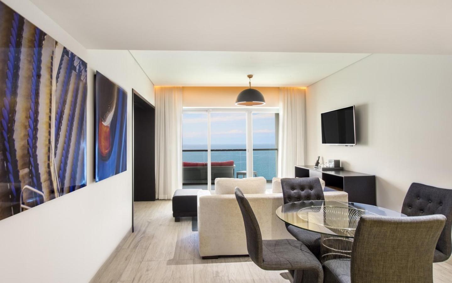 Oceanfront Master King Suite