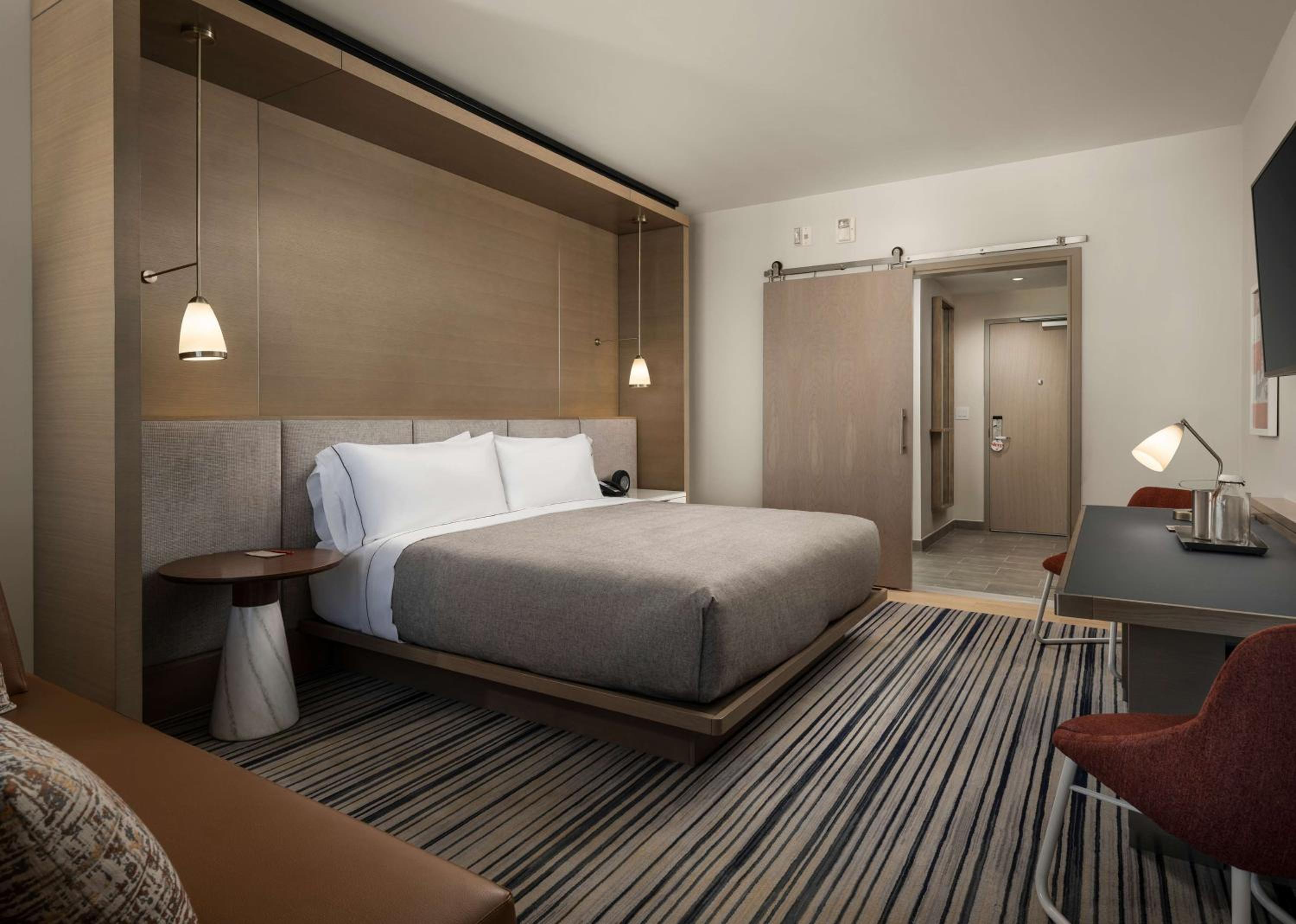 King Room - Hearing Accessible - Photo 3