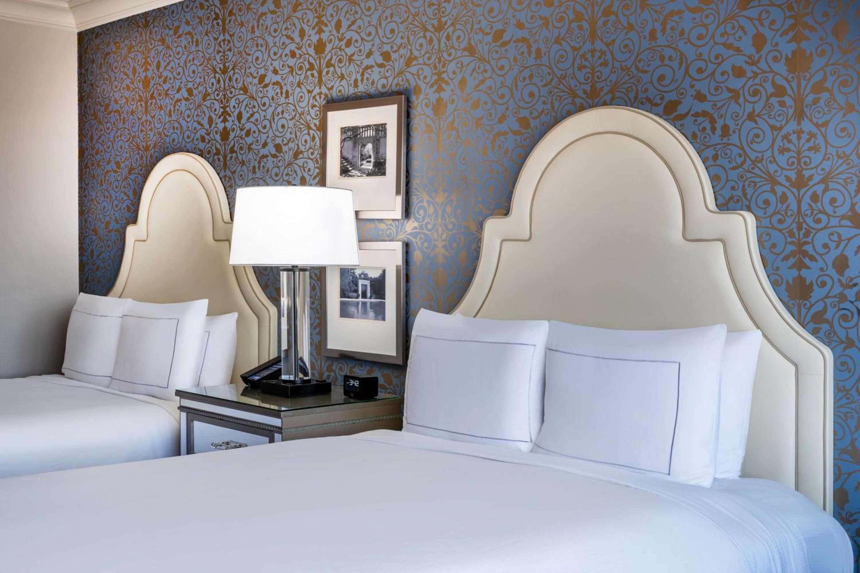 Deluxe Queen Room with Two Queen Beds - Photo 2