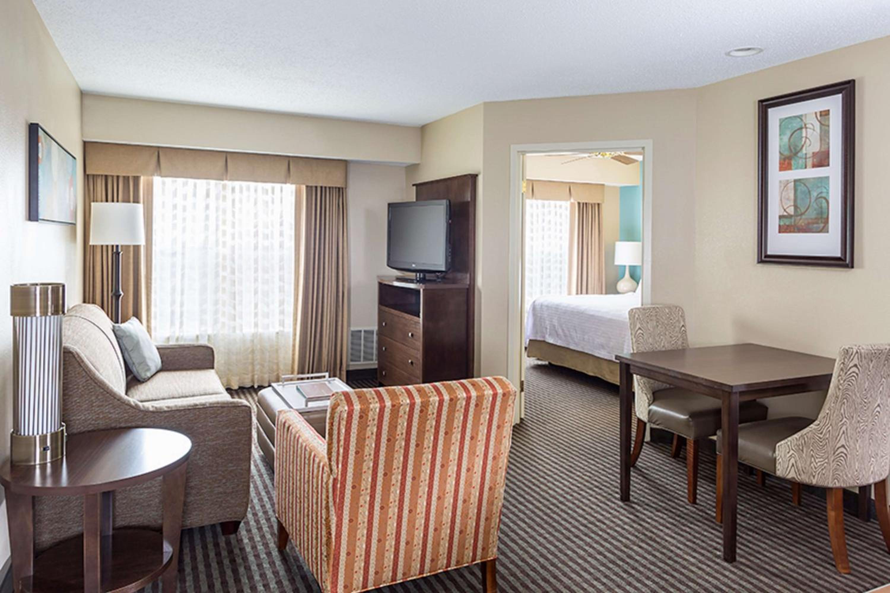 One-Bedroom King Suite - Non-Smoking - Photo 2