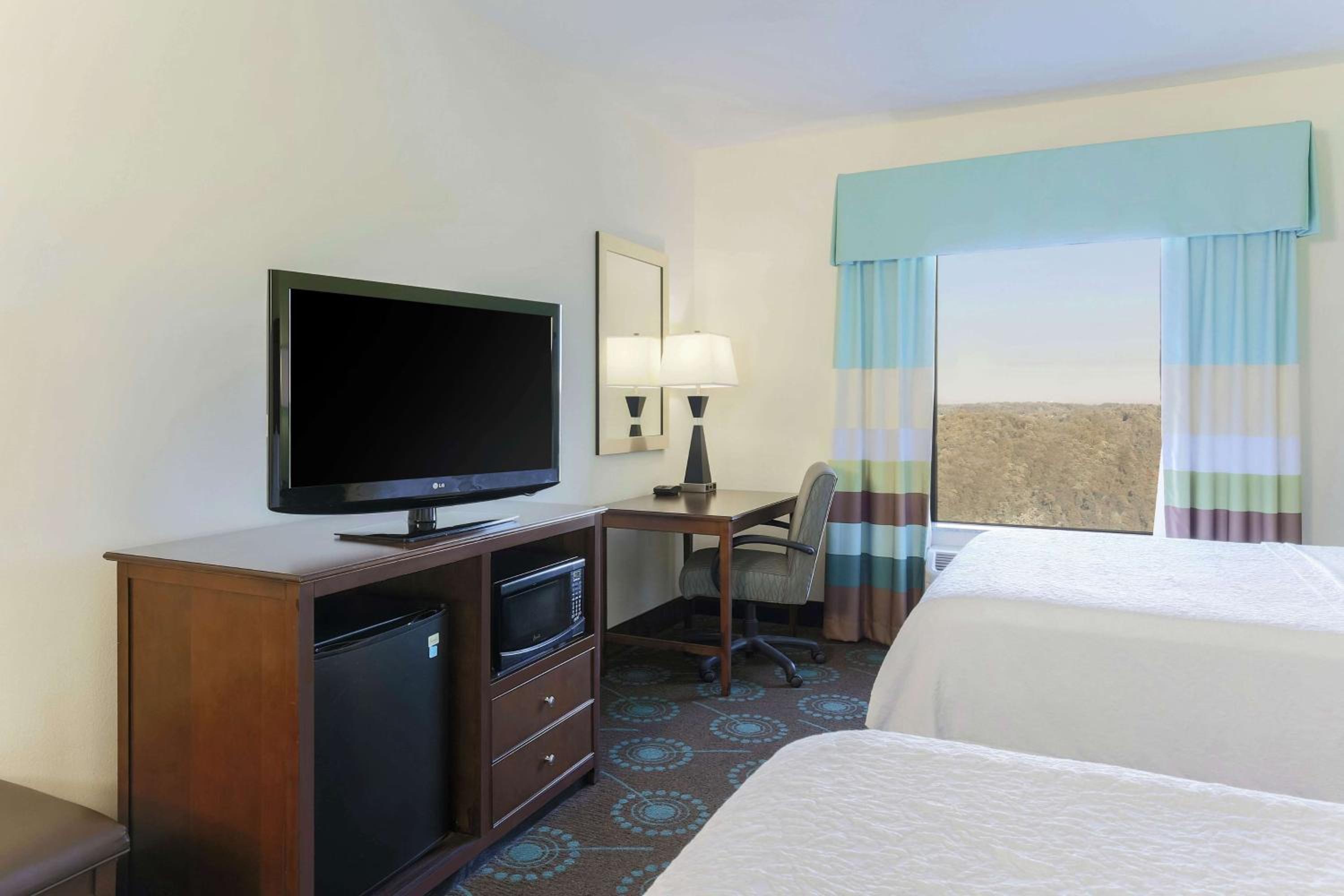 Queen Room with Two Queen Beds - Hearing Access/Non-Smoking