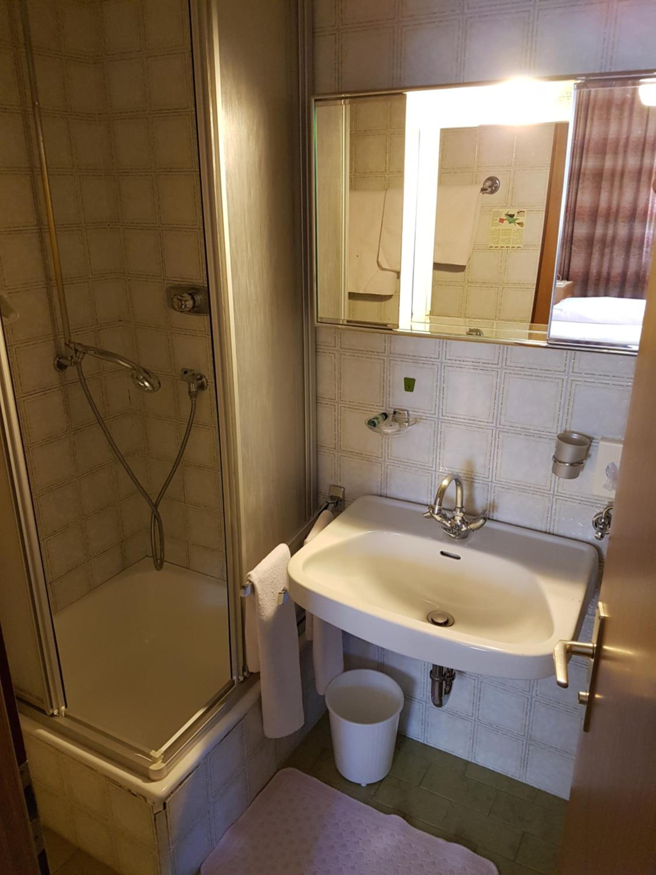 Budget Double Room photo 3