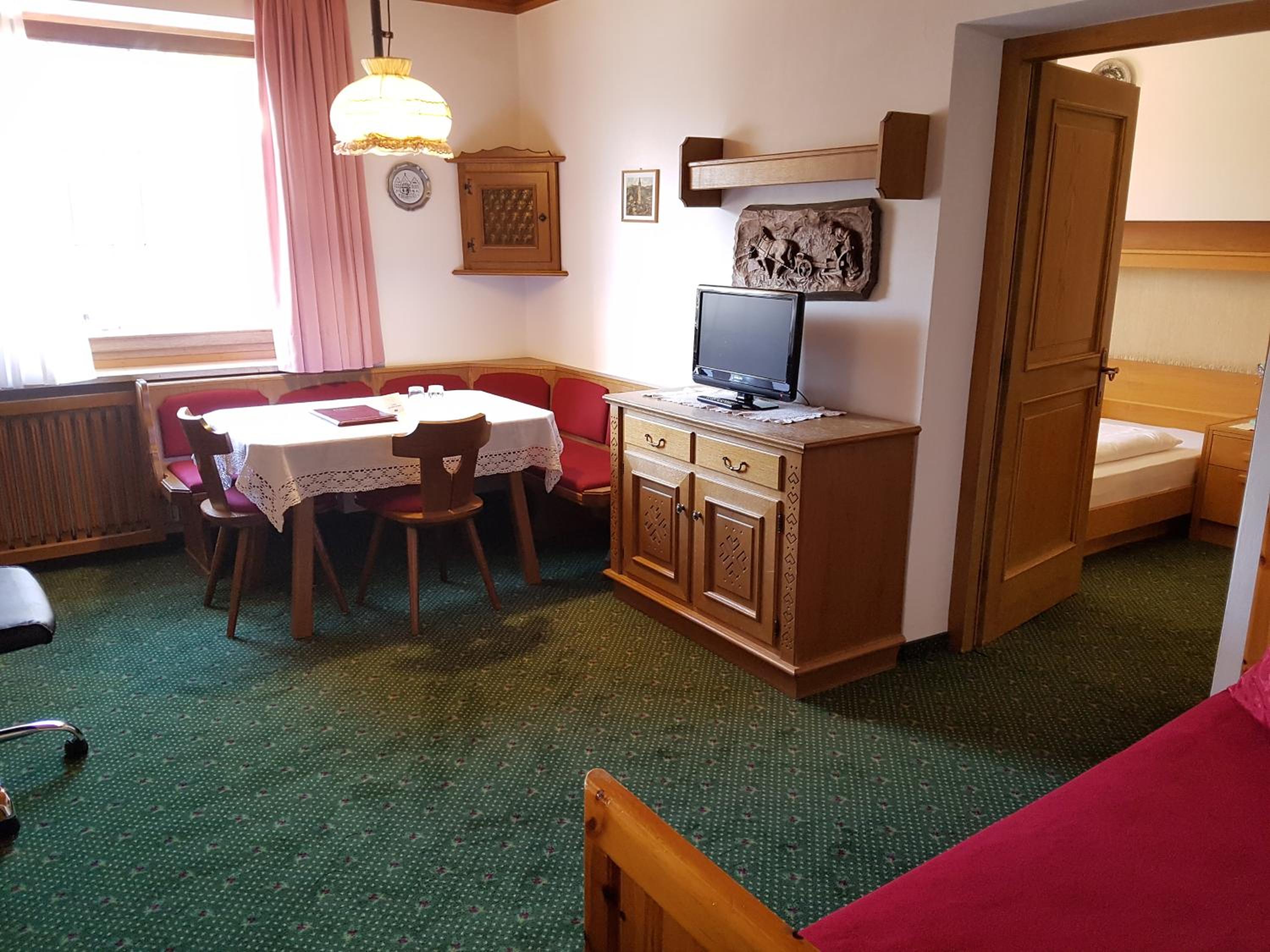 Budget Double Room photo 2