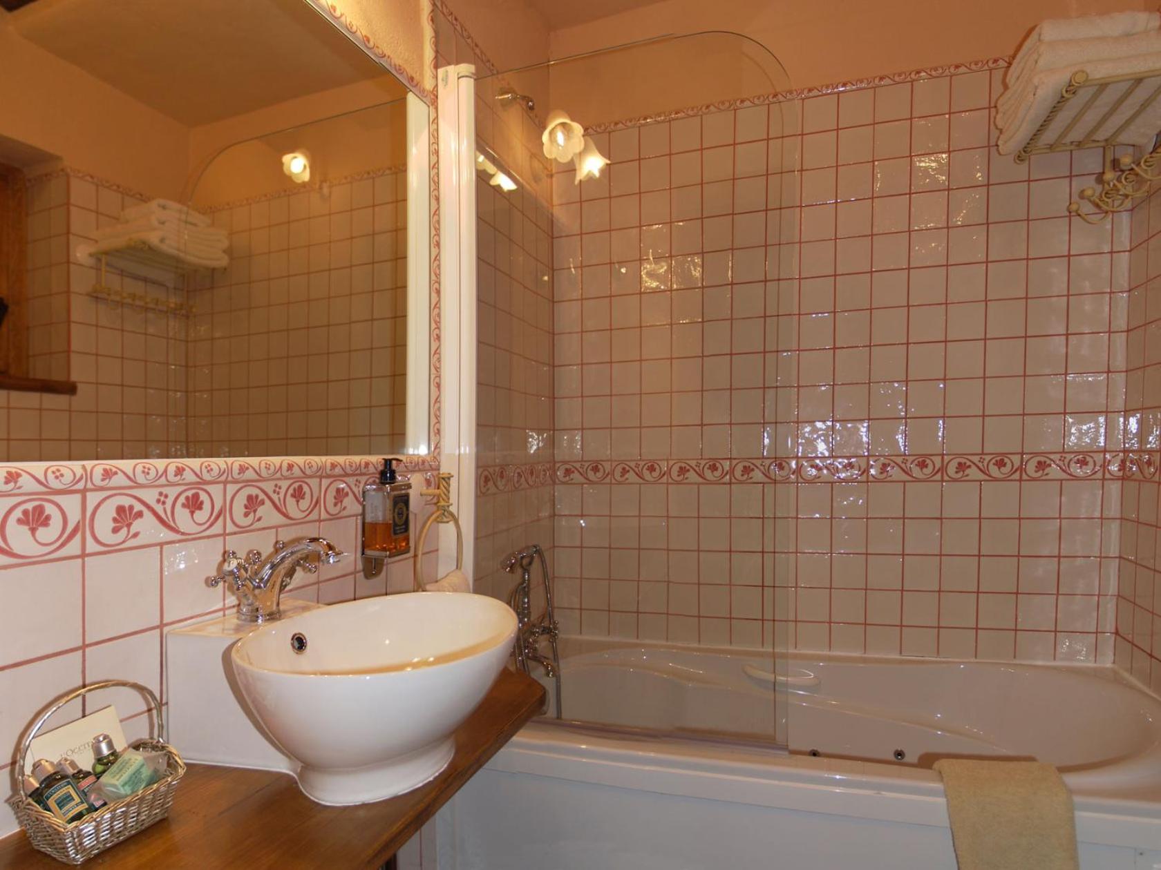 Two-Bedroom Duplex Apartment (4 Adults) photo 2
