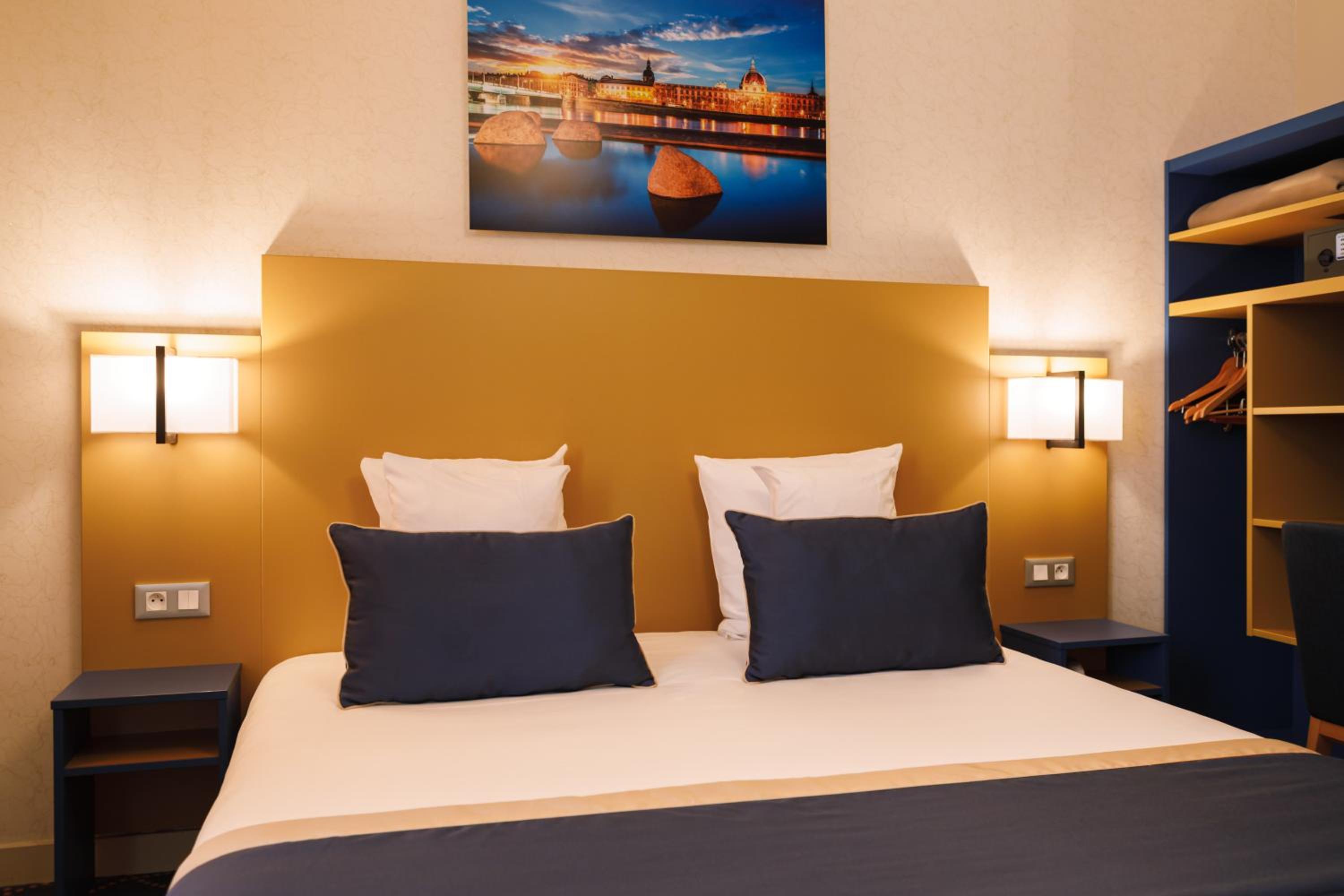 Air-conditioned Superior Double  Room
